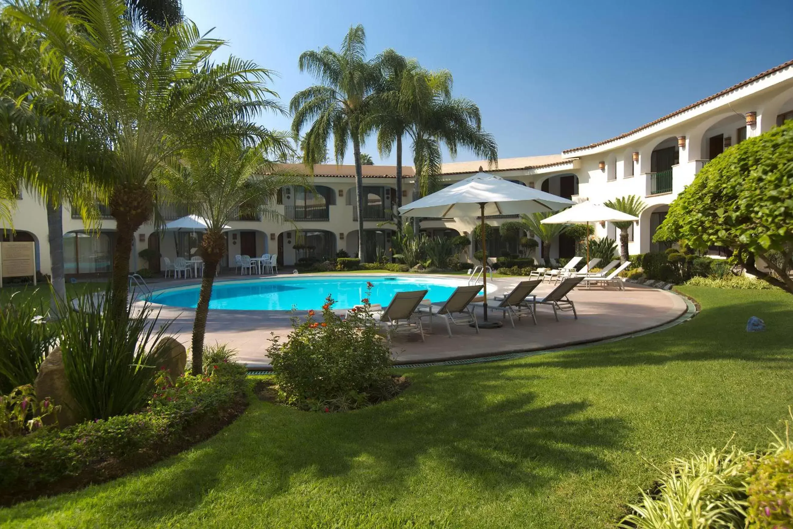 Swimming Pool in Hotel Guadalajara Plaza Ejecutivo Lopez Mateos