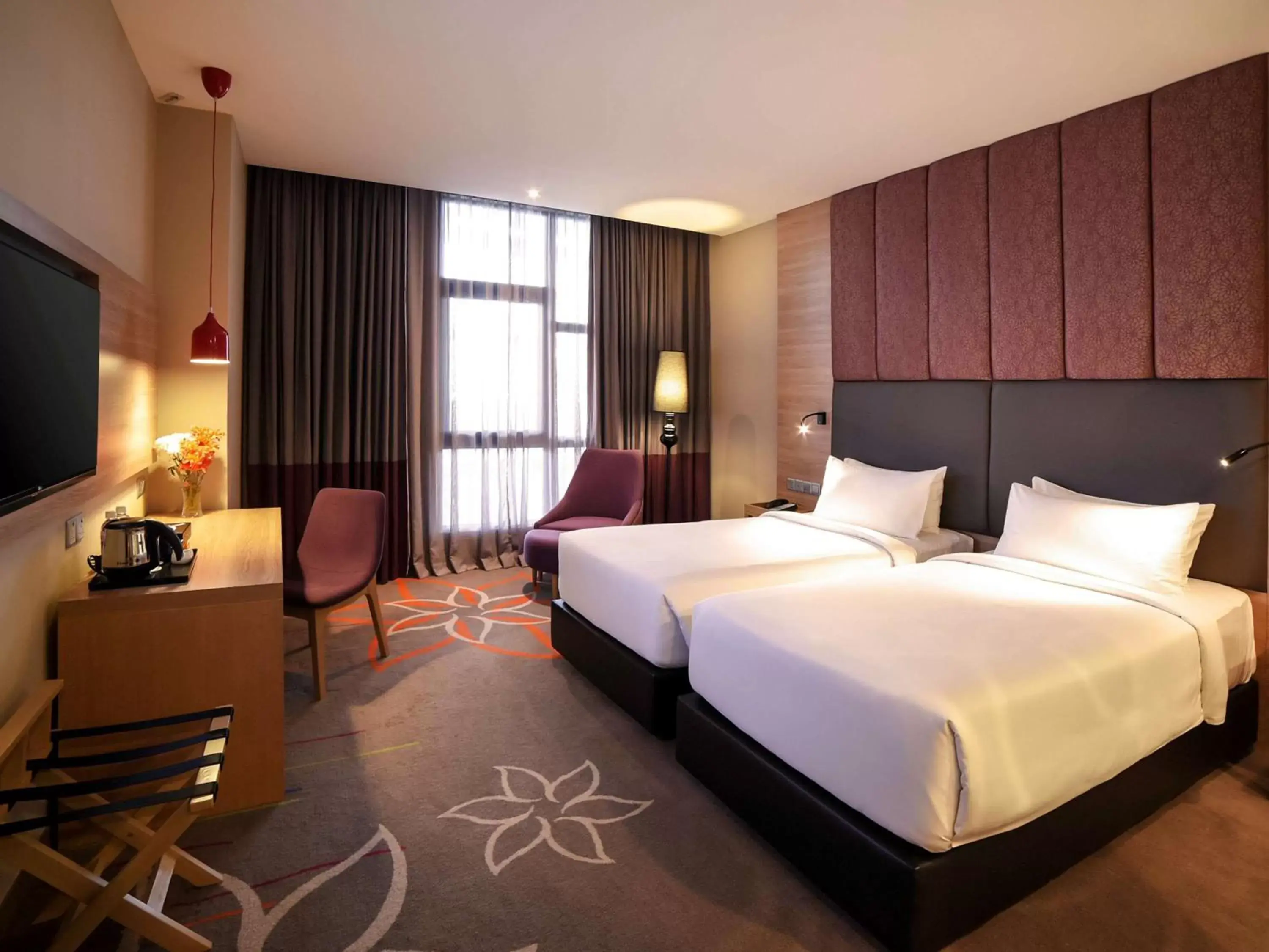 Photo of the whole room, Bed in Mercure Selangor Selayang