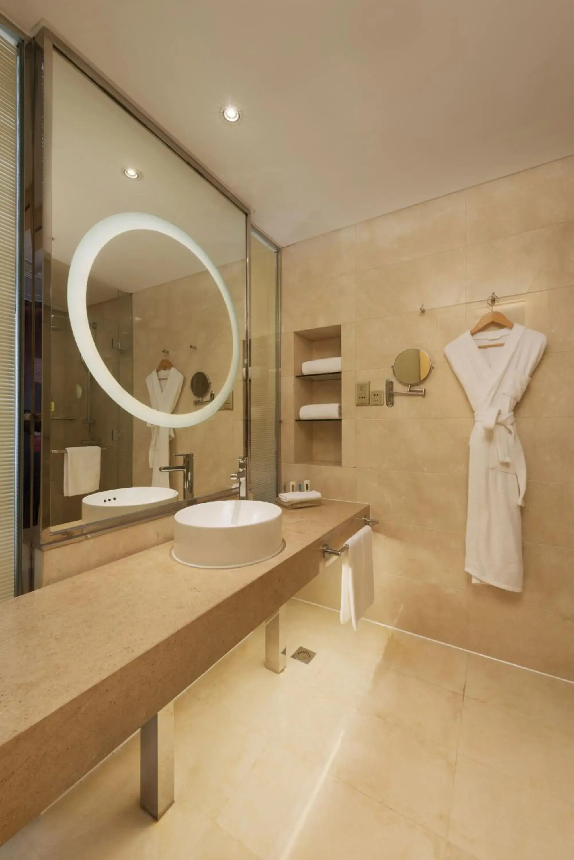 Bathroom in Holiday Inn Taicang City Centre, an IHG Hotel