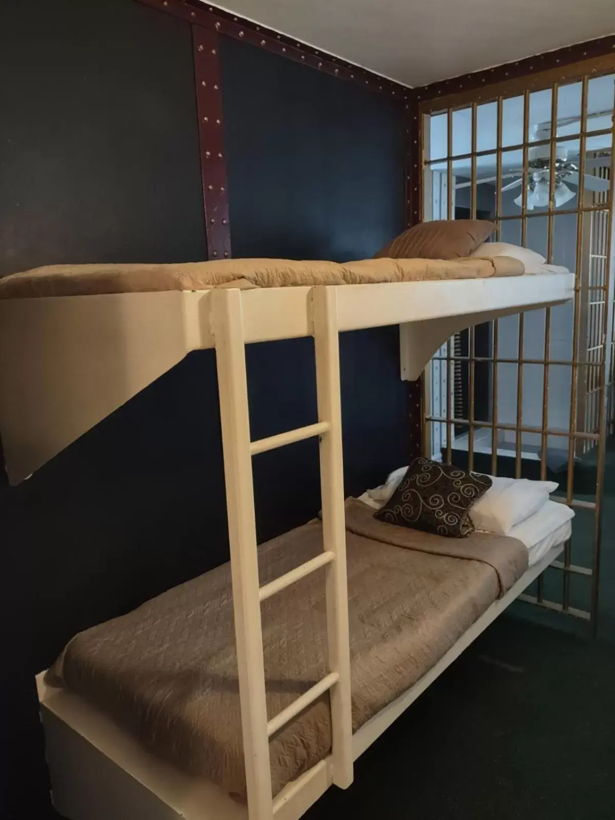 Bunk Bed in The King George Inn