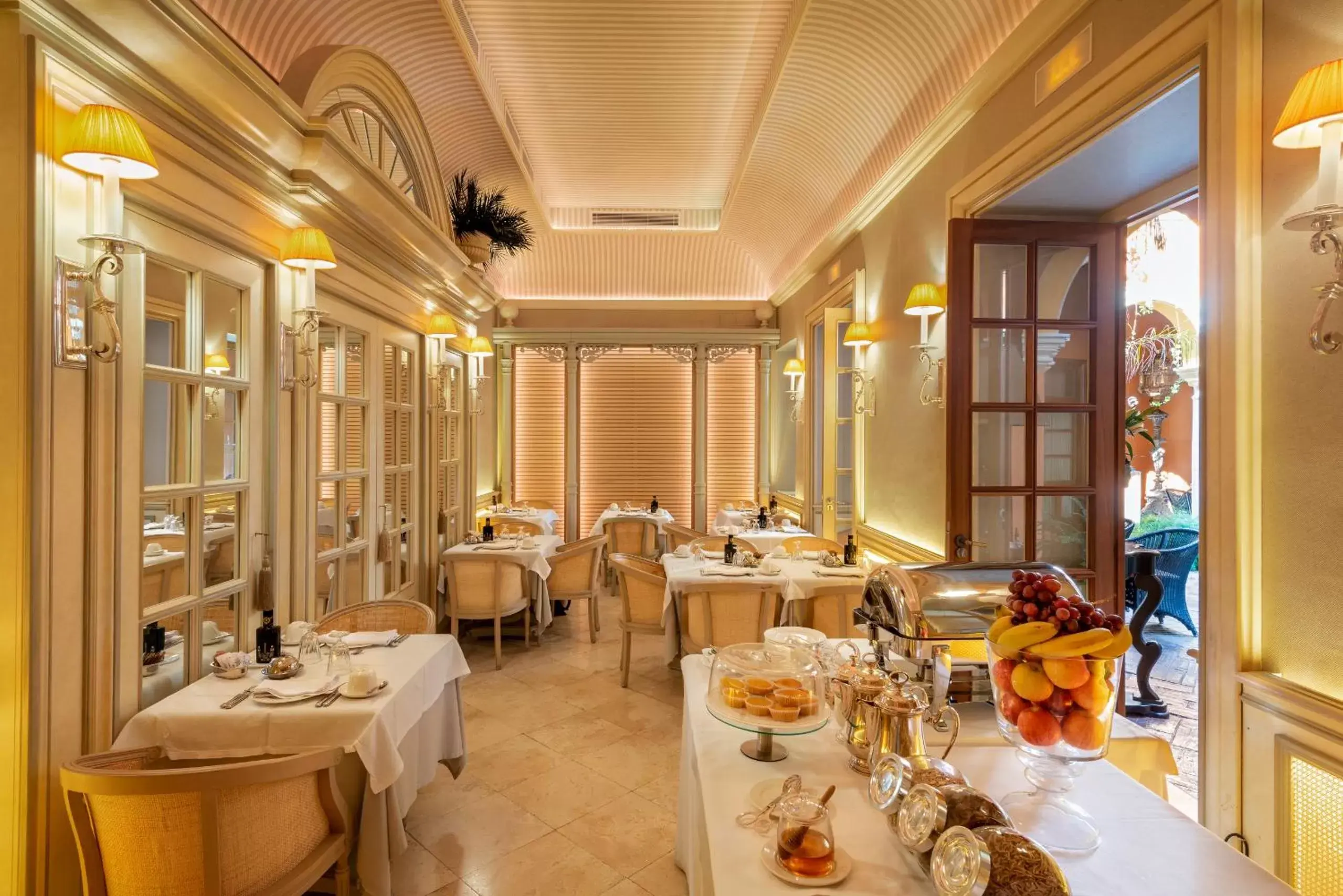 Restaurant/Places to Eat in Hotel Casa Del Poeta