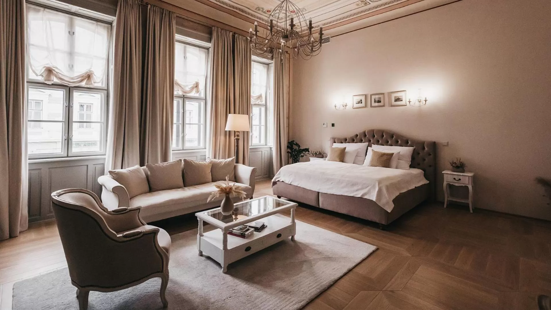 Bed in Room42 - Suites & Apartments