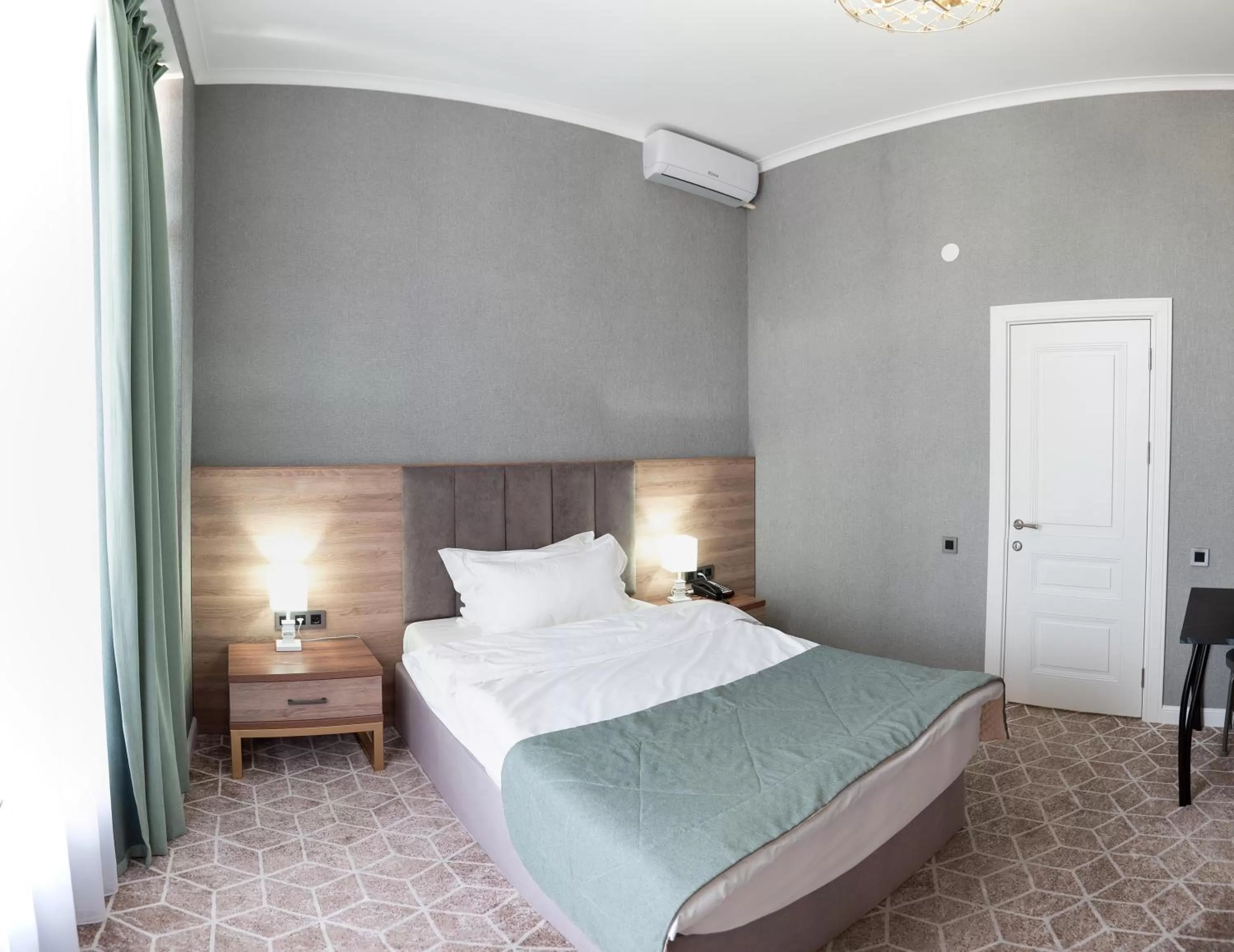 Bed in Tauke Khan Plaza