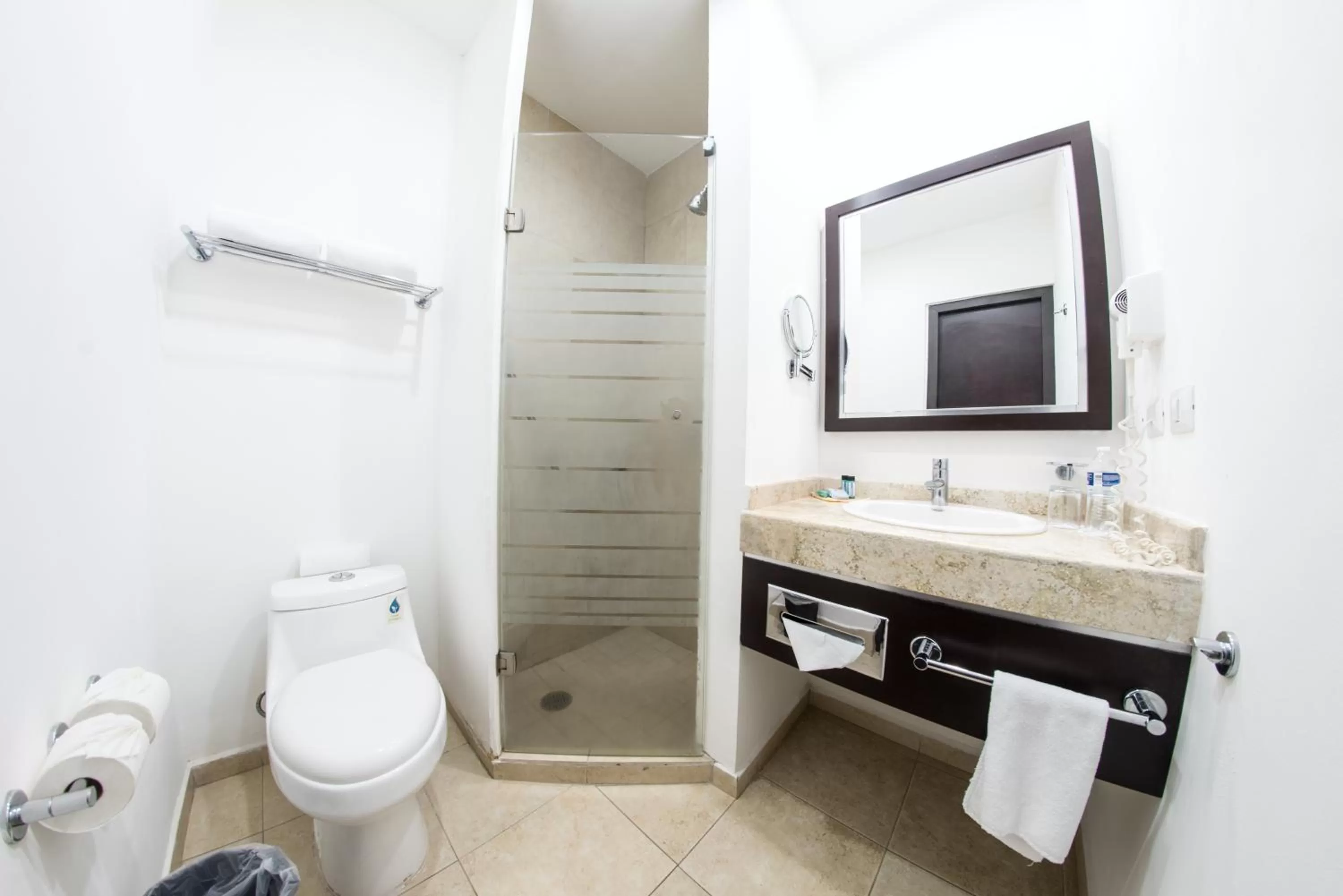 Bathroom in HOTEL OLIBA Boca del Rio
