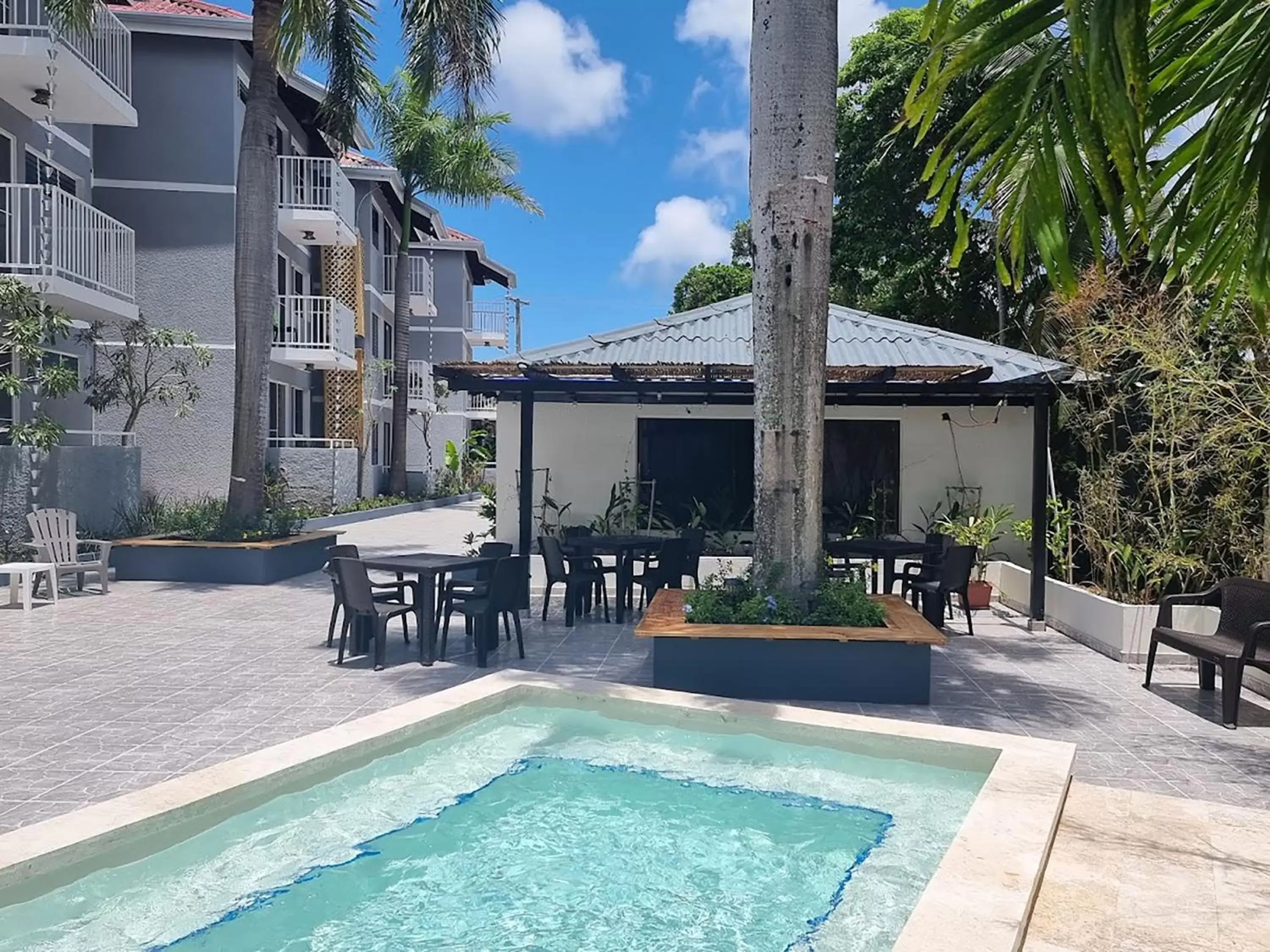 Garden, Swimming Pool in Hotel Sea Breeze Sosua