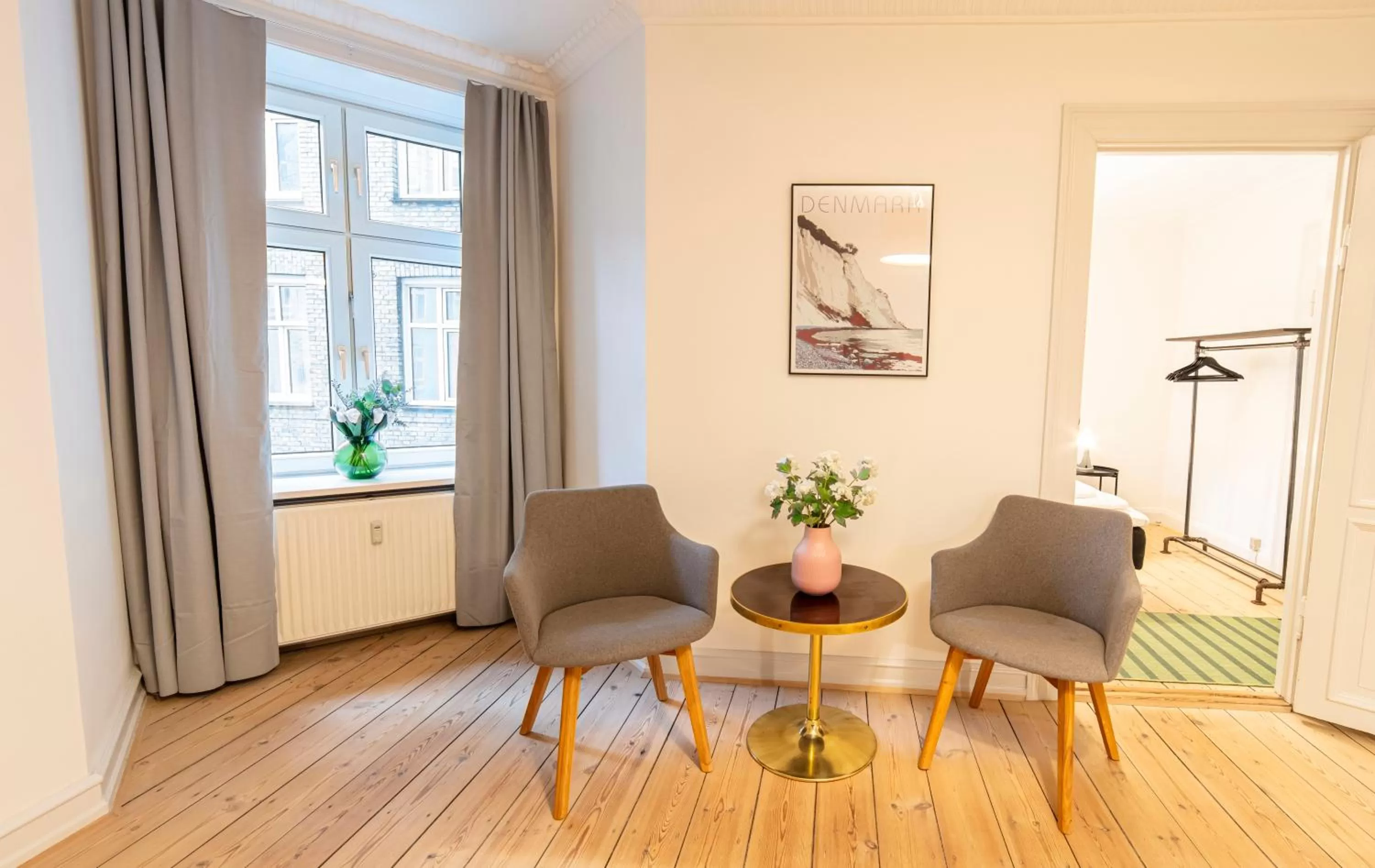 Living room in Go Hotel Saga