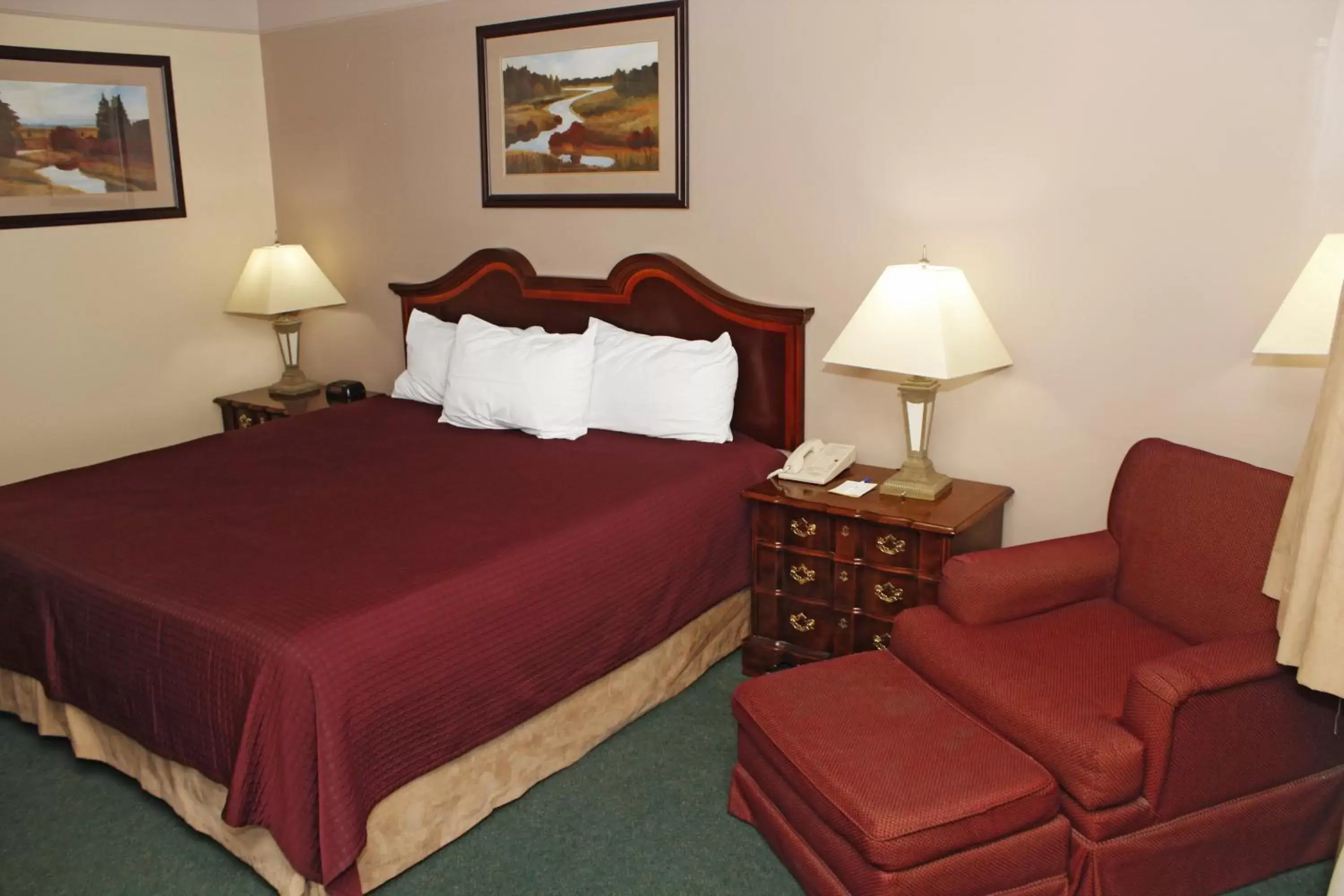 Photo of the whole room, Bed in Days Inn by Wyndham Delta CO