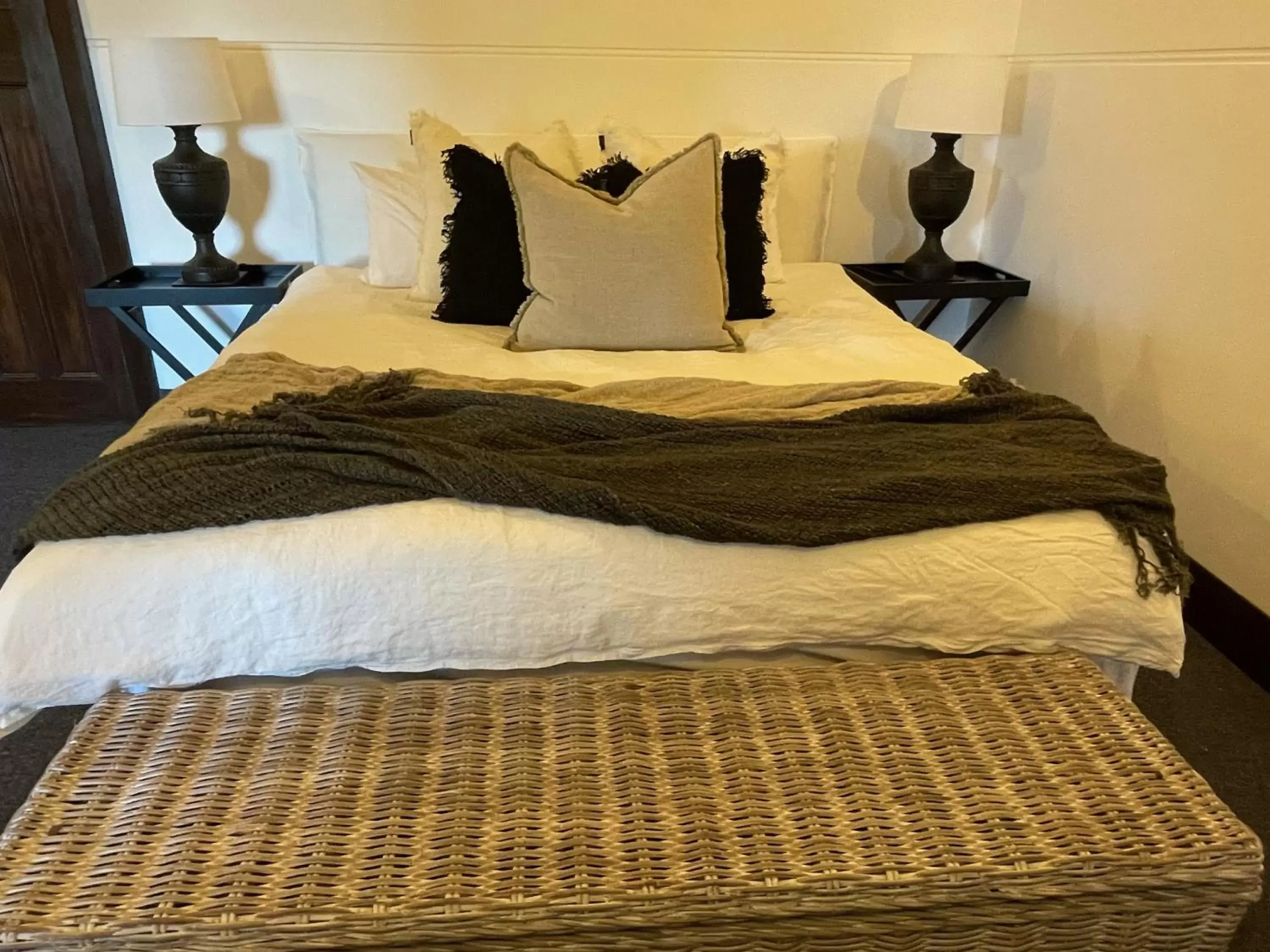 Bed in Ballina Manor Boutique Hotel