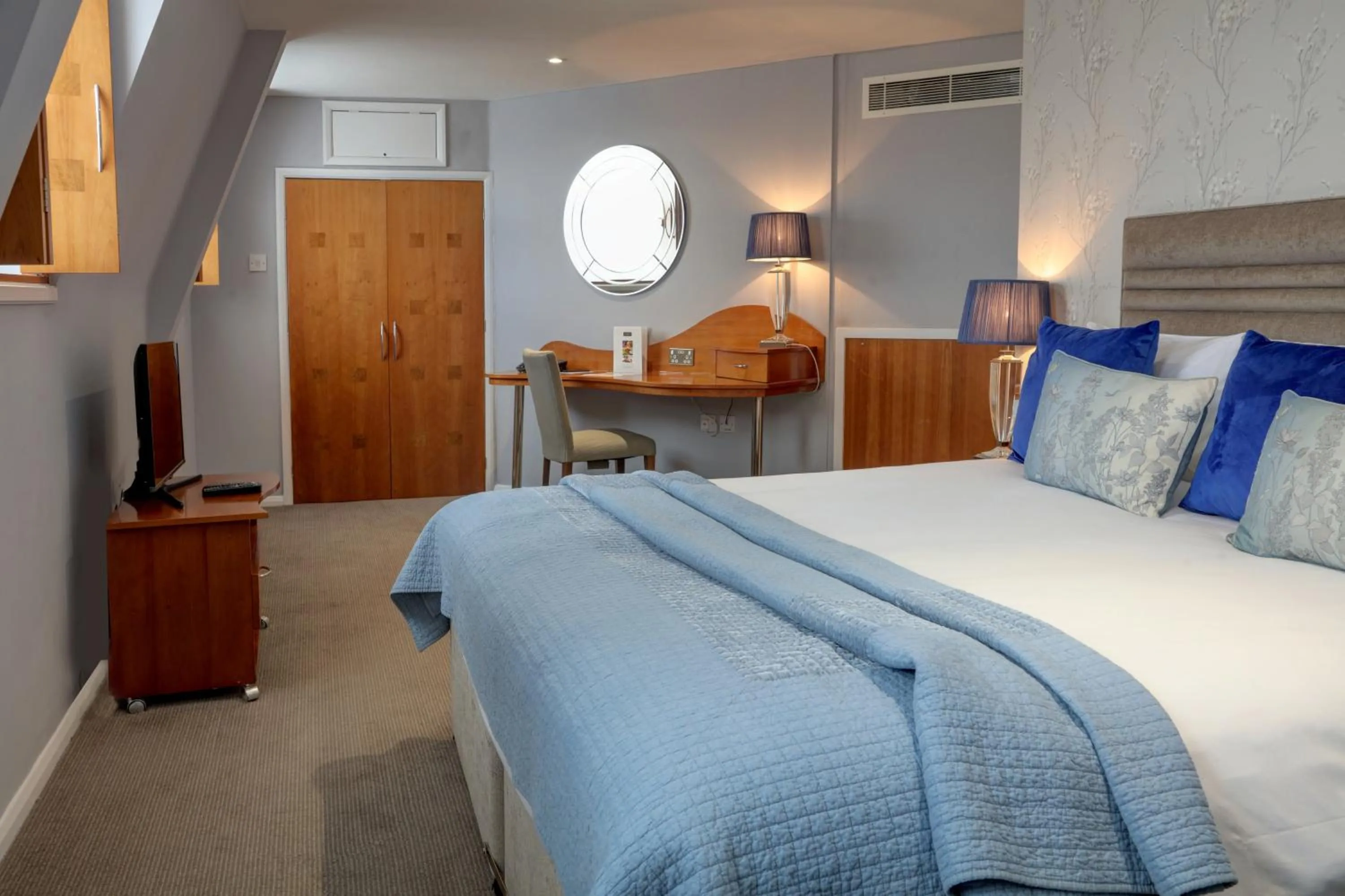 Bed in Corus Hyde Park Hotel