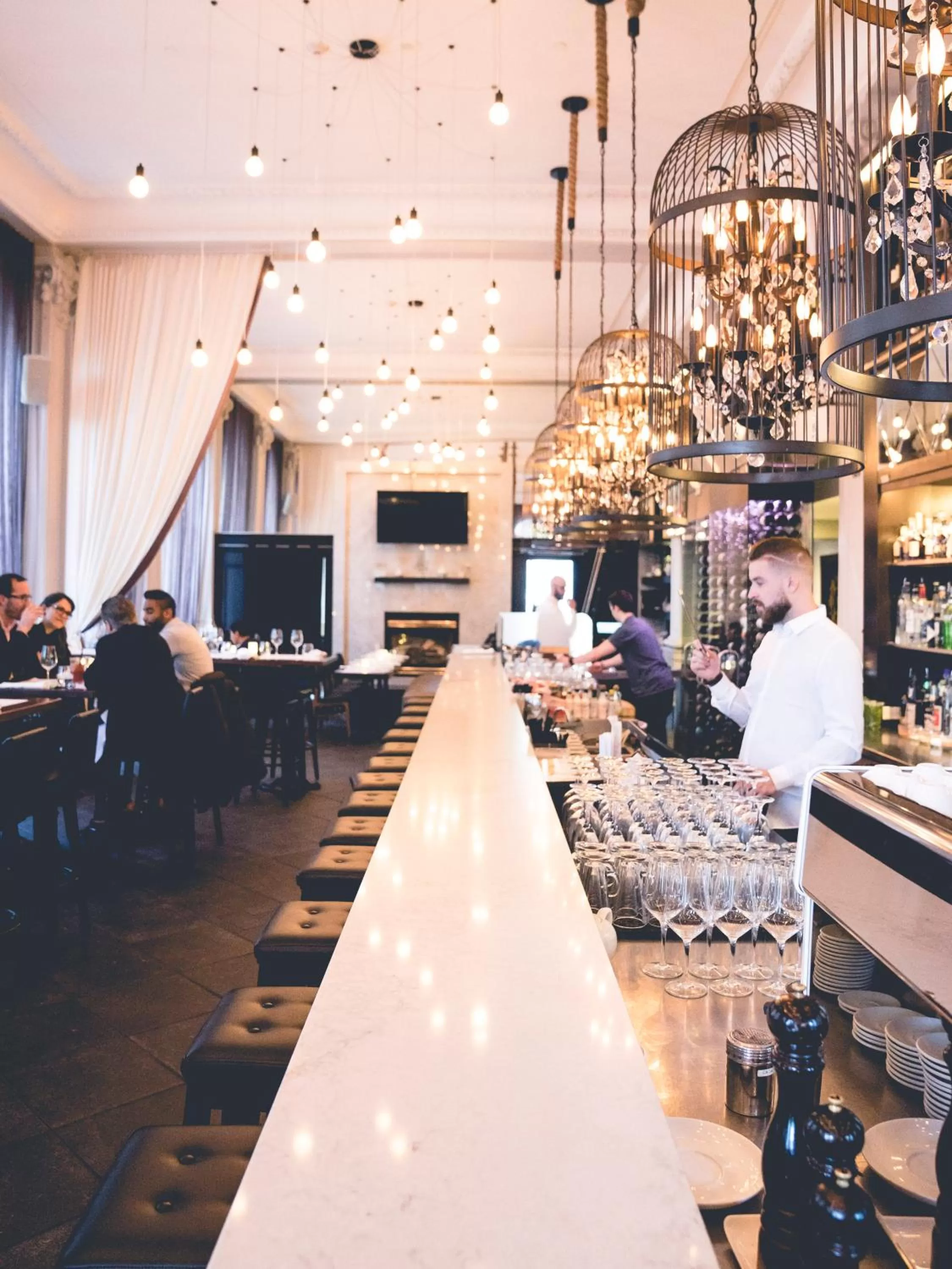 Restaurant/places to eat in Hotel Place D'Armes