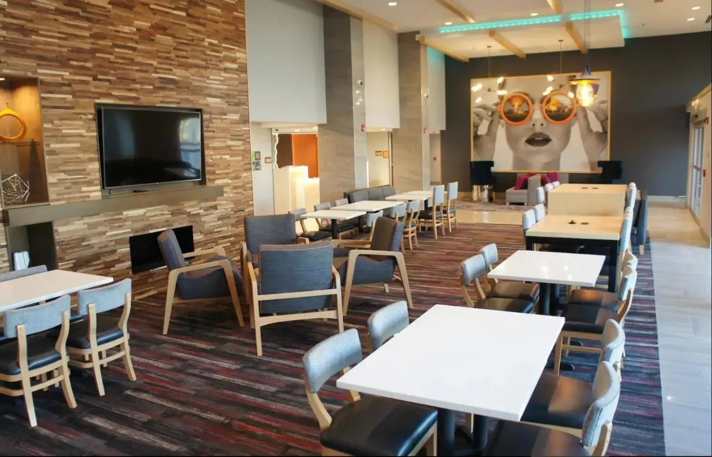 Lobby or reception, Restaurant/Places to Eat in La Quinta Inn & Suites by Wyndham Perry