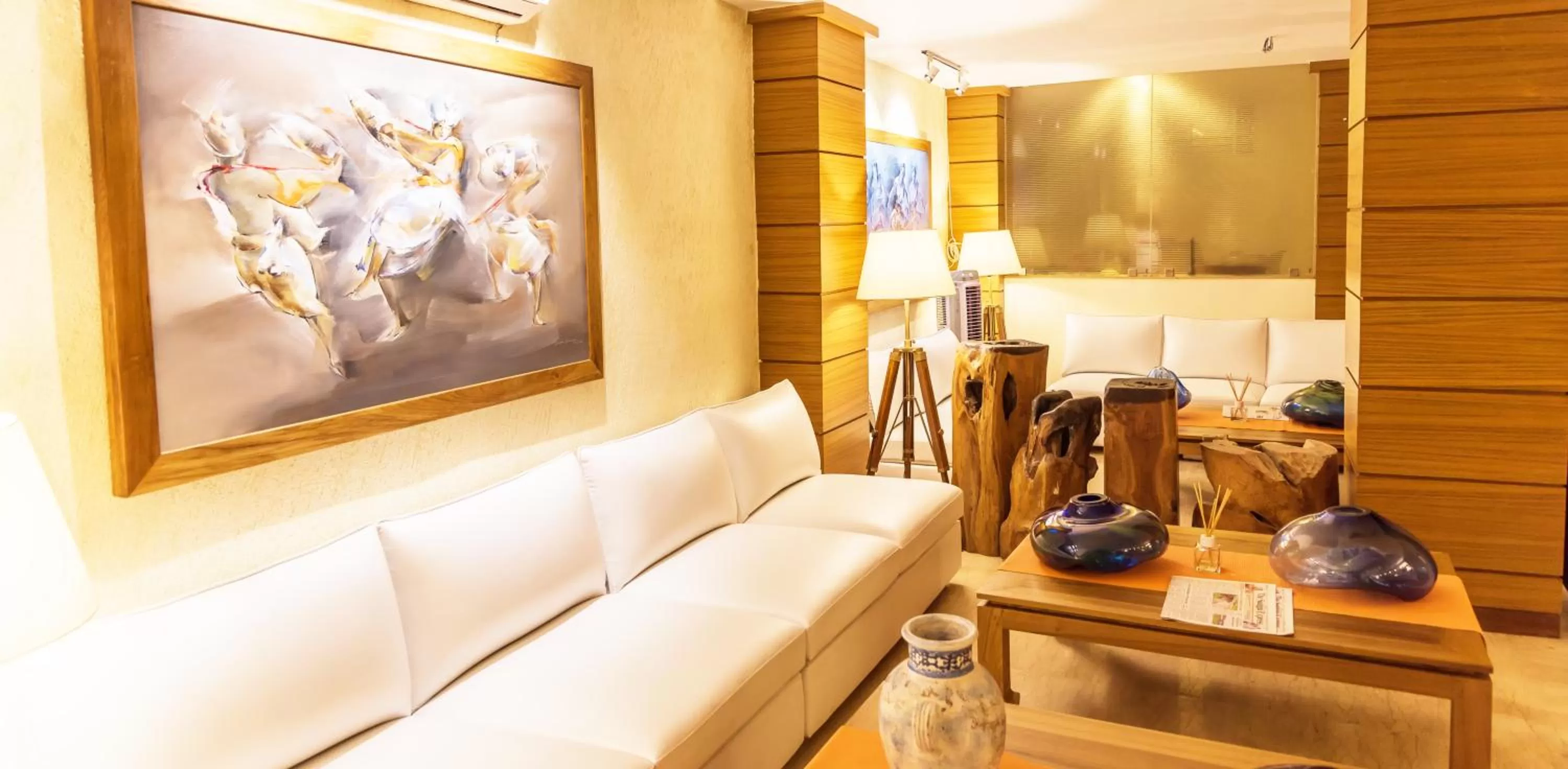 Sangai Continental (The Boutique Hotel)