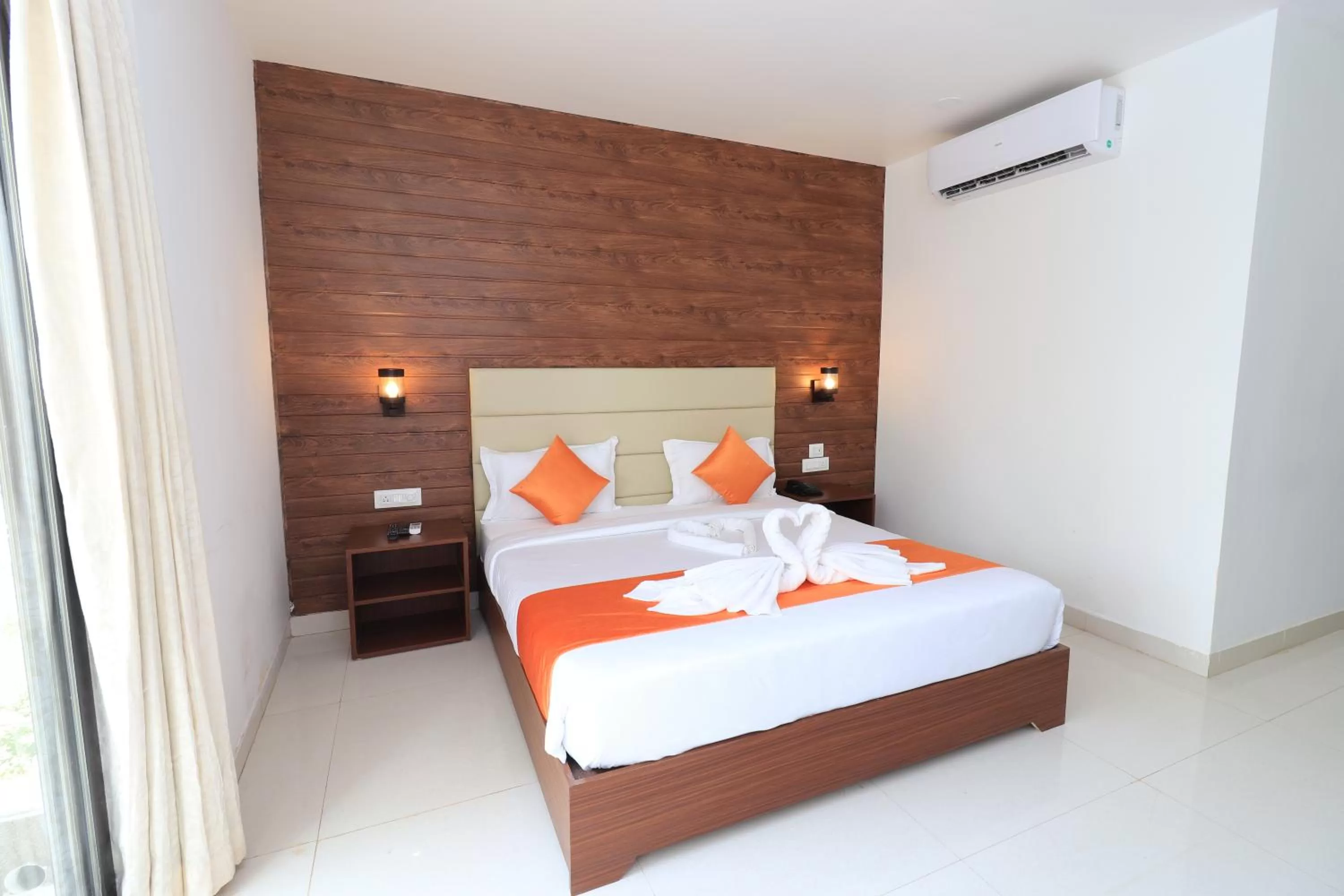 Photo of the whole room, Bed in Miranda Beach Resort Baga