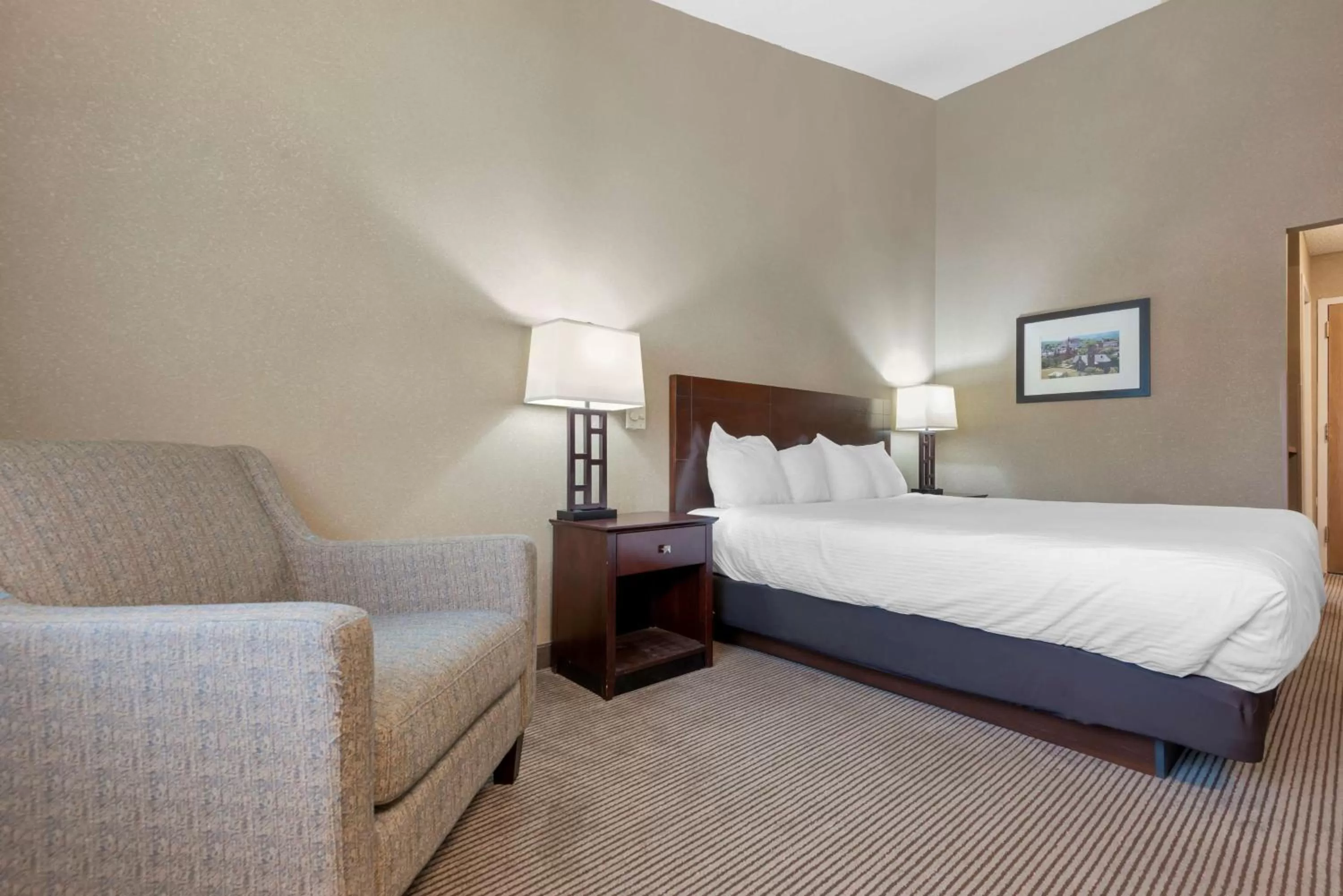 Bedroom, Bed in Best Western University Inn