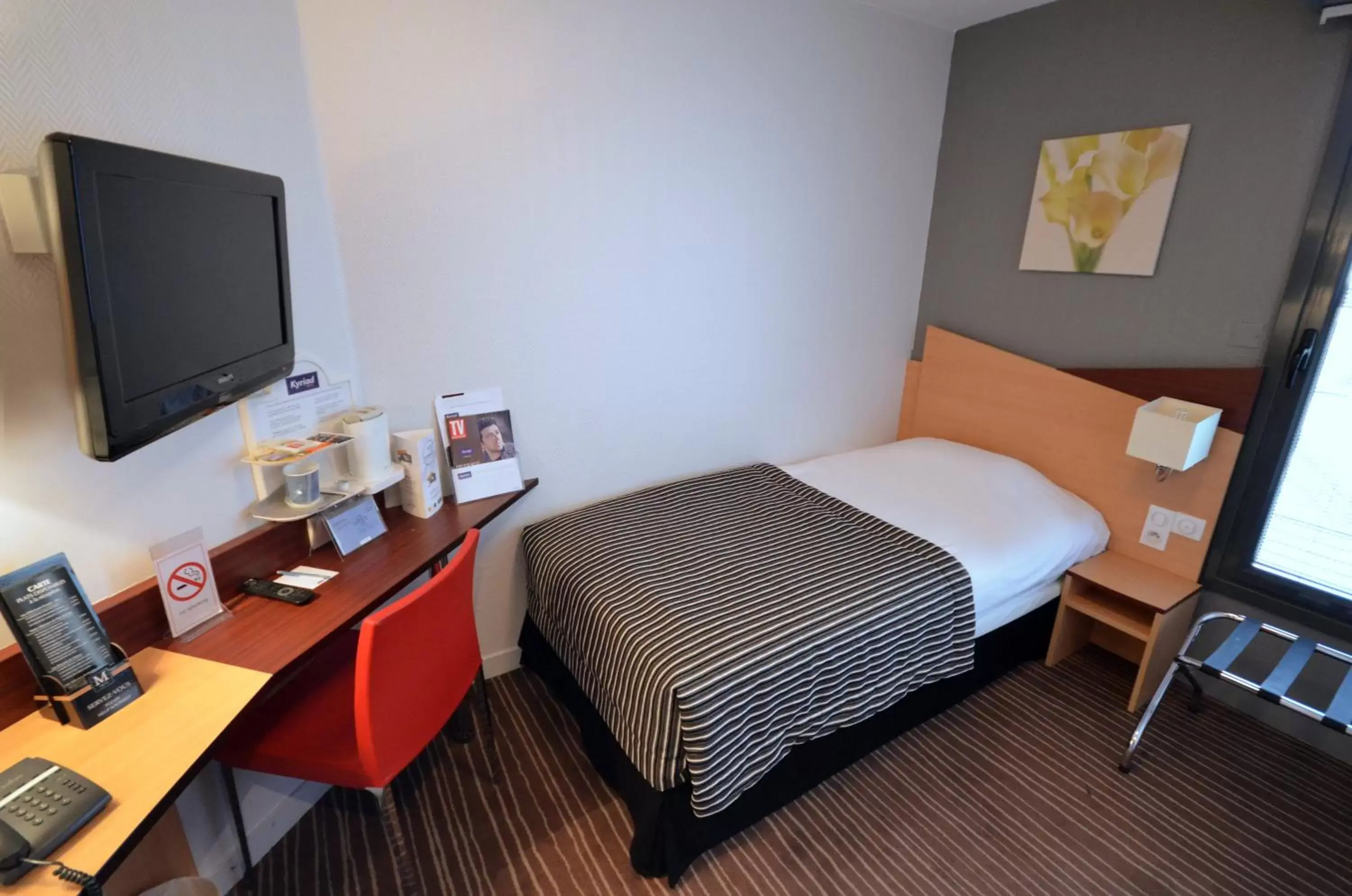 Bedroom, Bed in Kyriad Hotel Dijon Gare