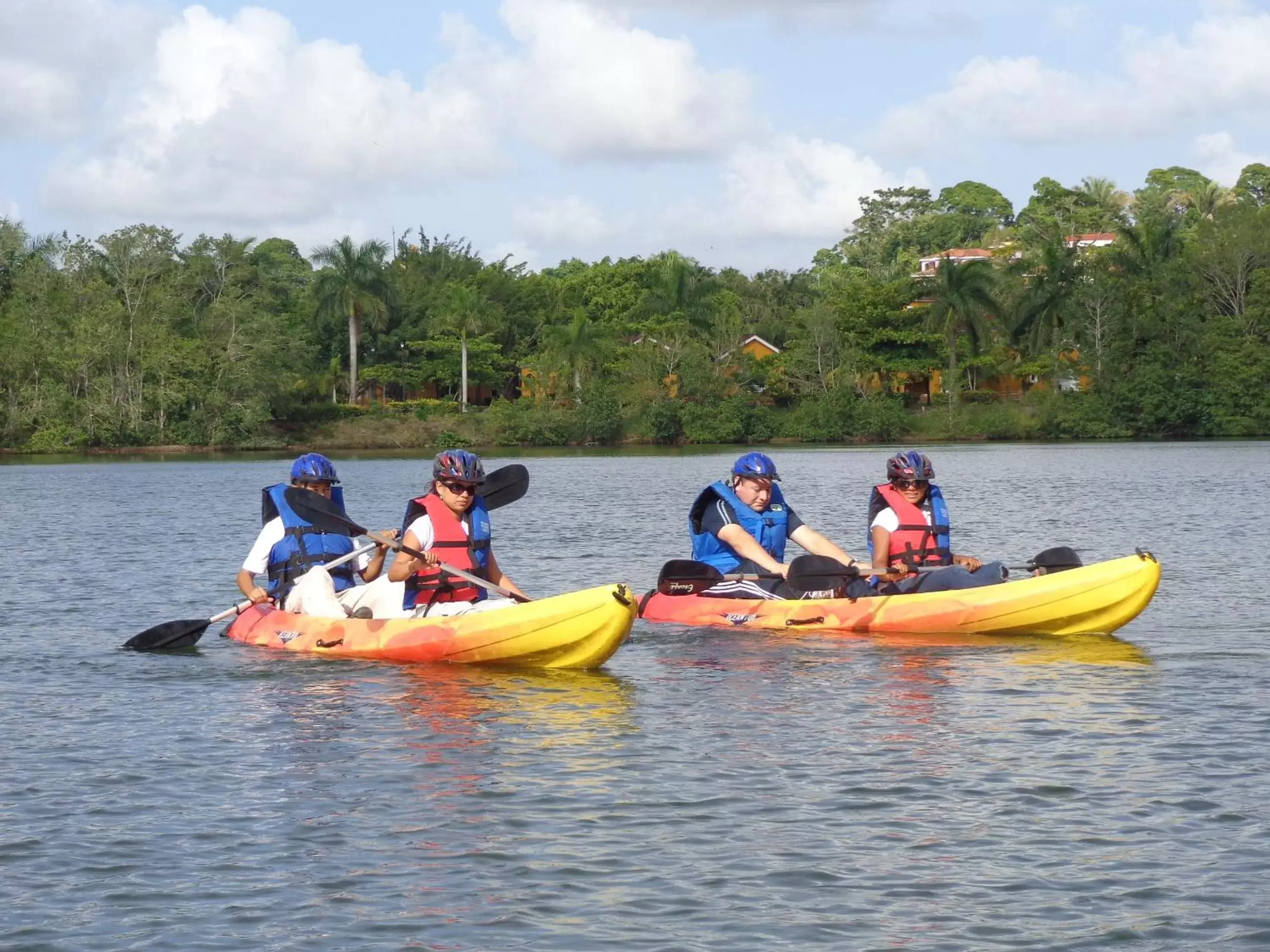 Canoeing in Amatique Bay Hotel