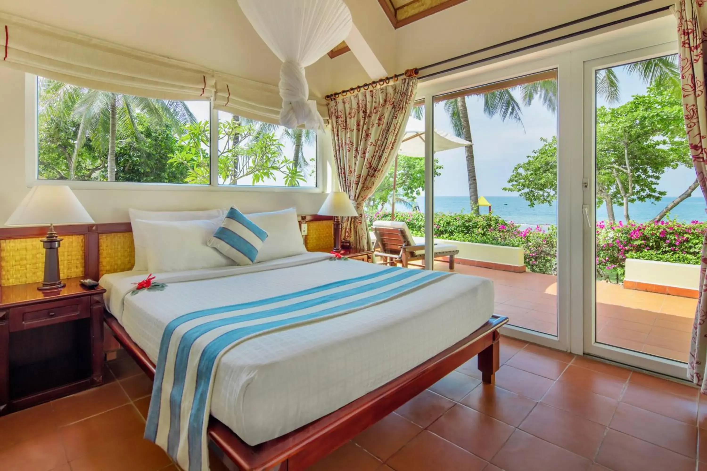 Sea view, Bed in Victoria Phan Thiet Beach Resort & Spa