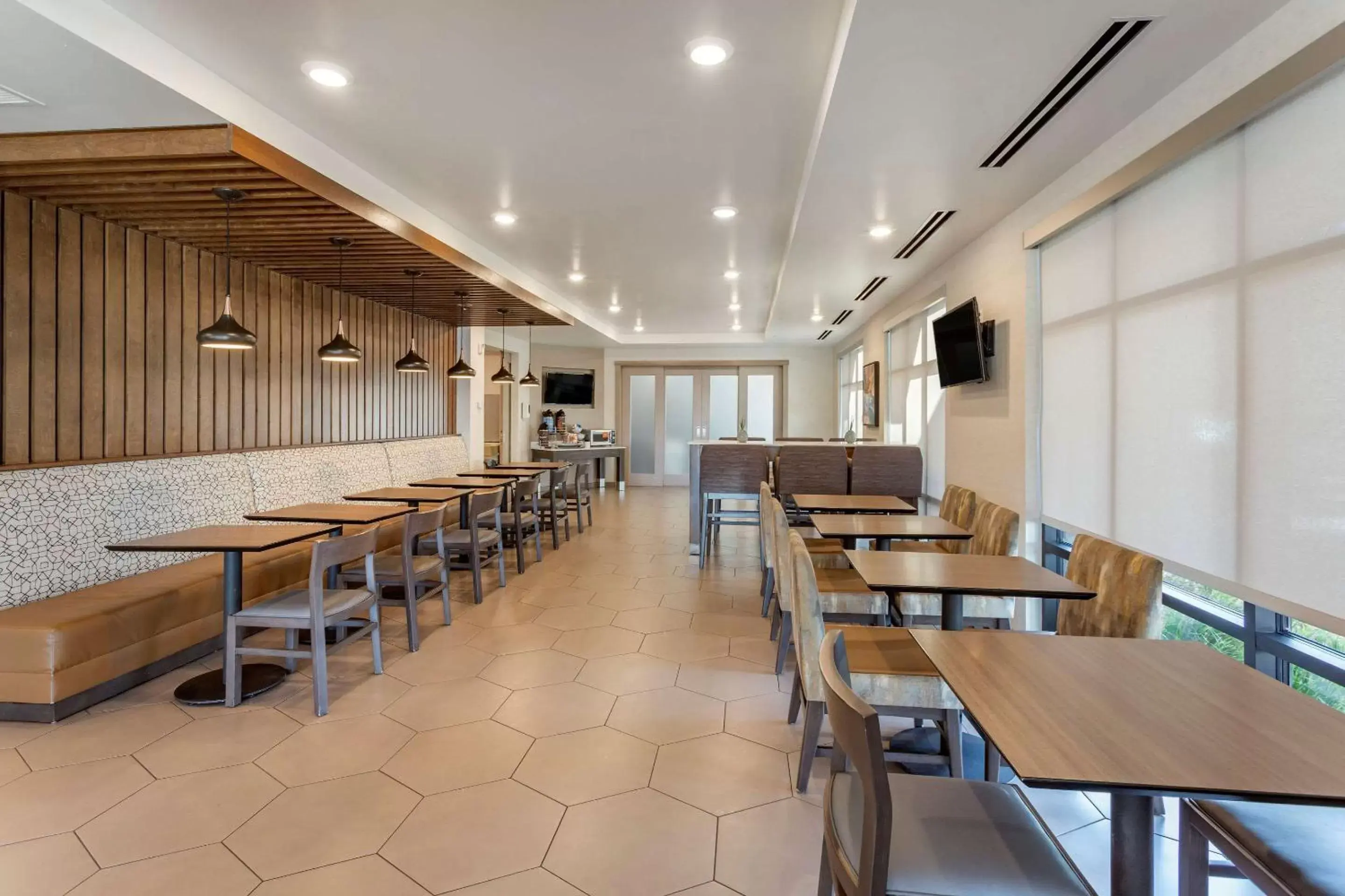 Restaurant/places to eat in Comfort Inn & Suites Salt Lake City Airport