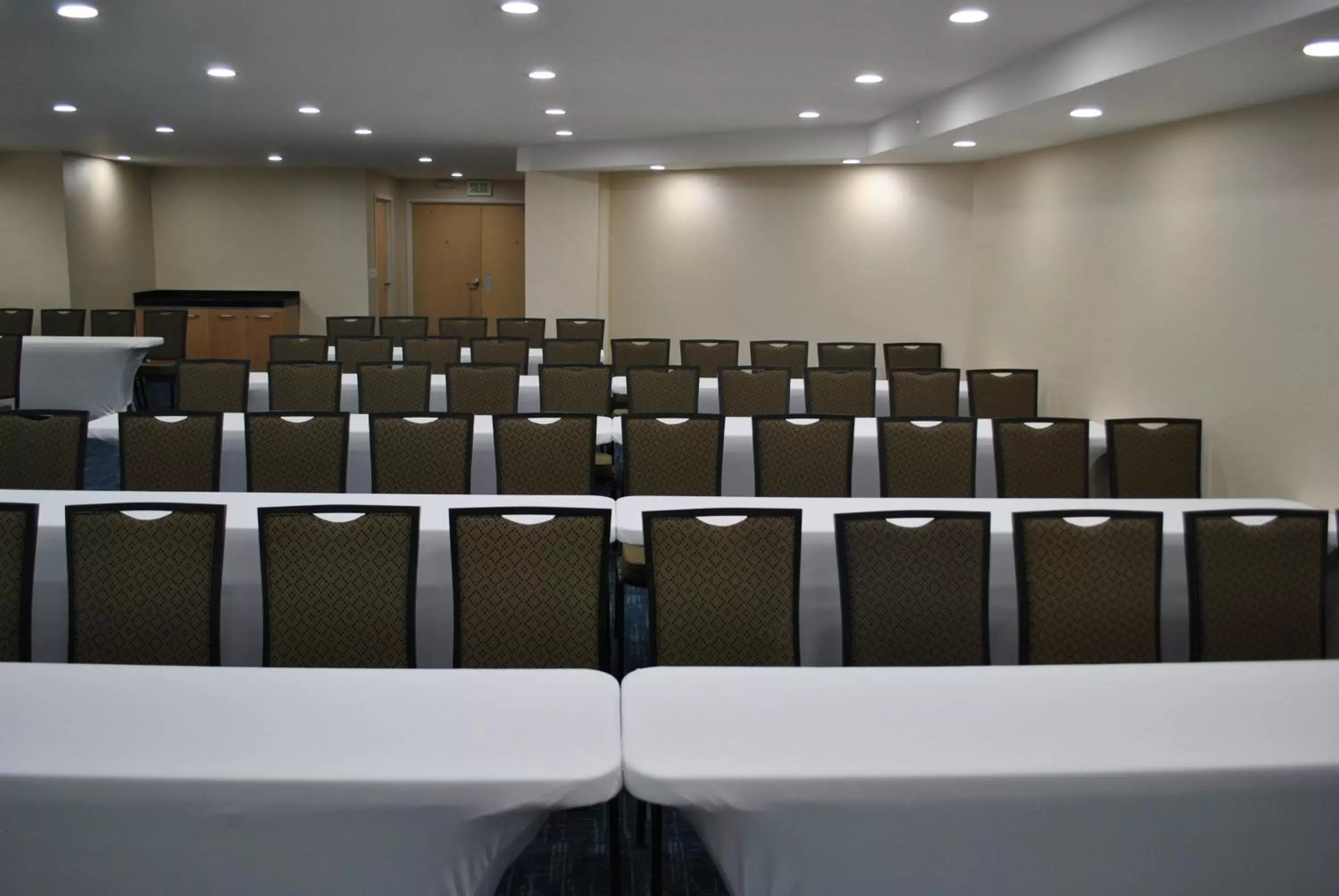 Meeting/conference room in Holiday Inn Express Toluca, an IHG Hotel