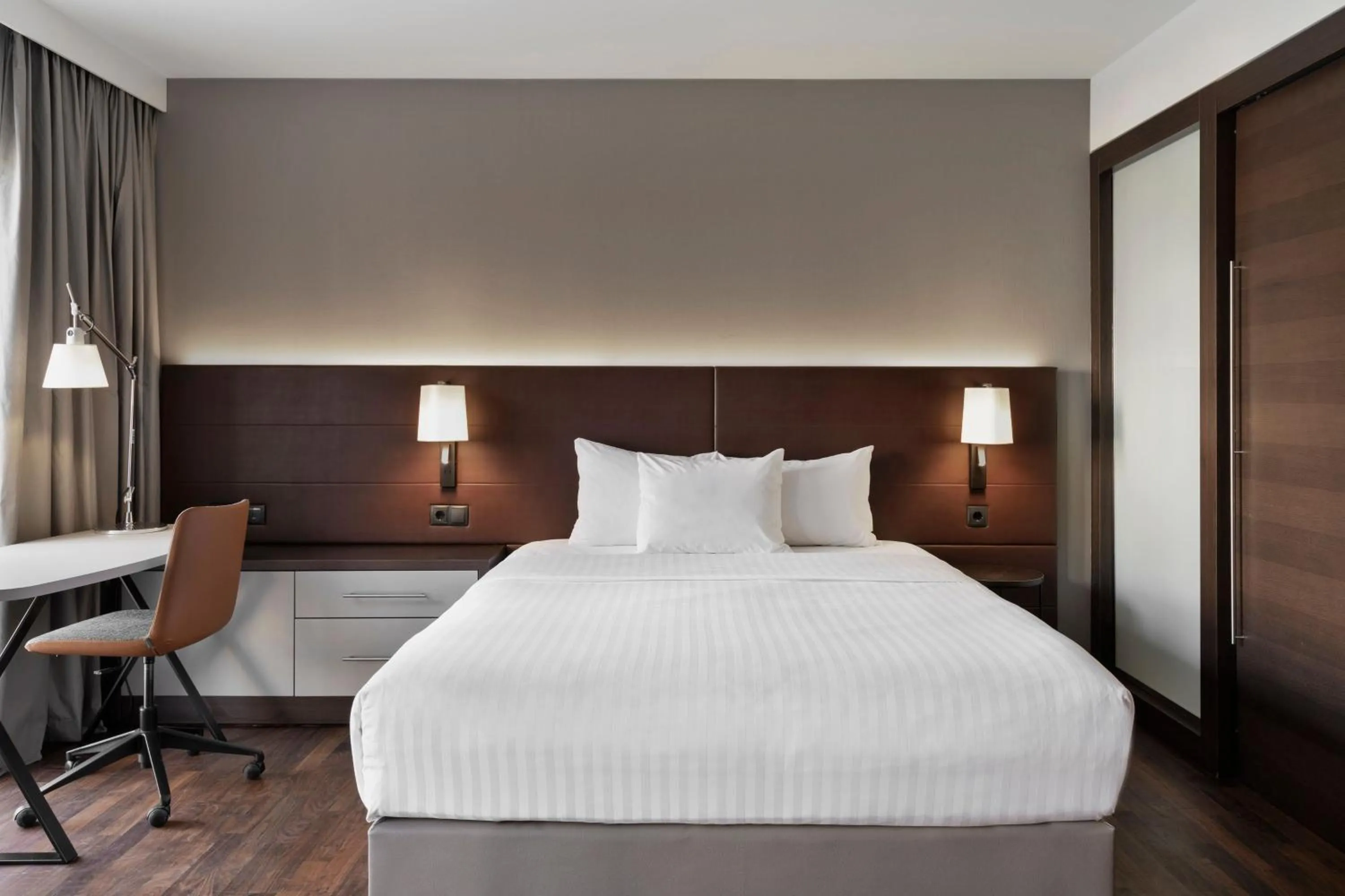 Photo of the whole room, Bed in Residence Inn by Marriott Munich City East