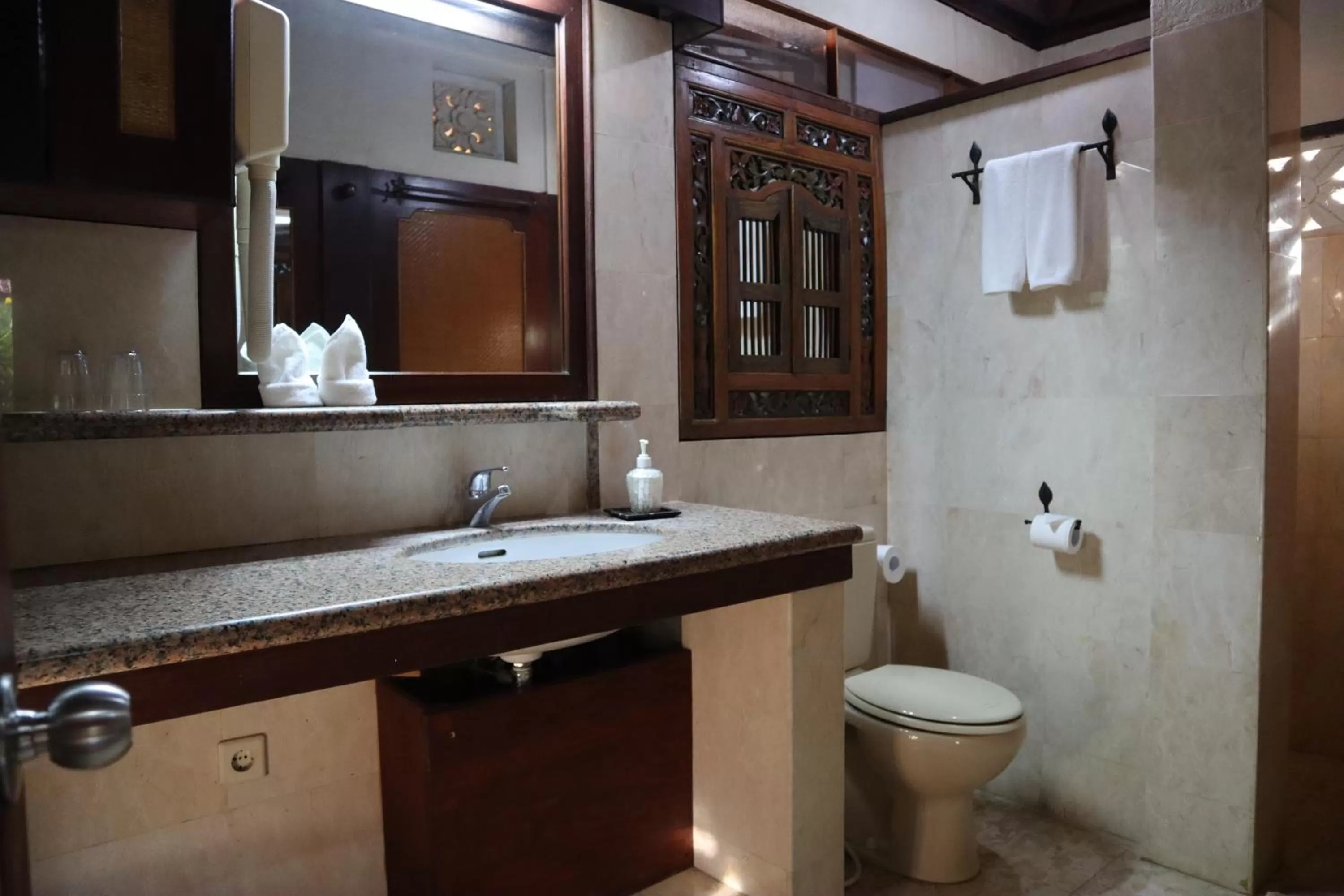 Bathroom in Pondok Agung Bed & Breakfast