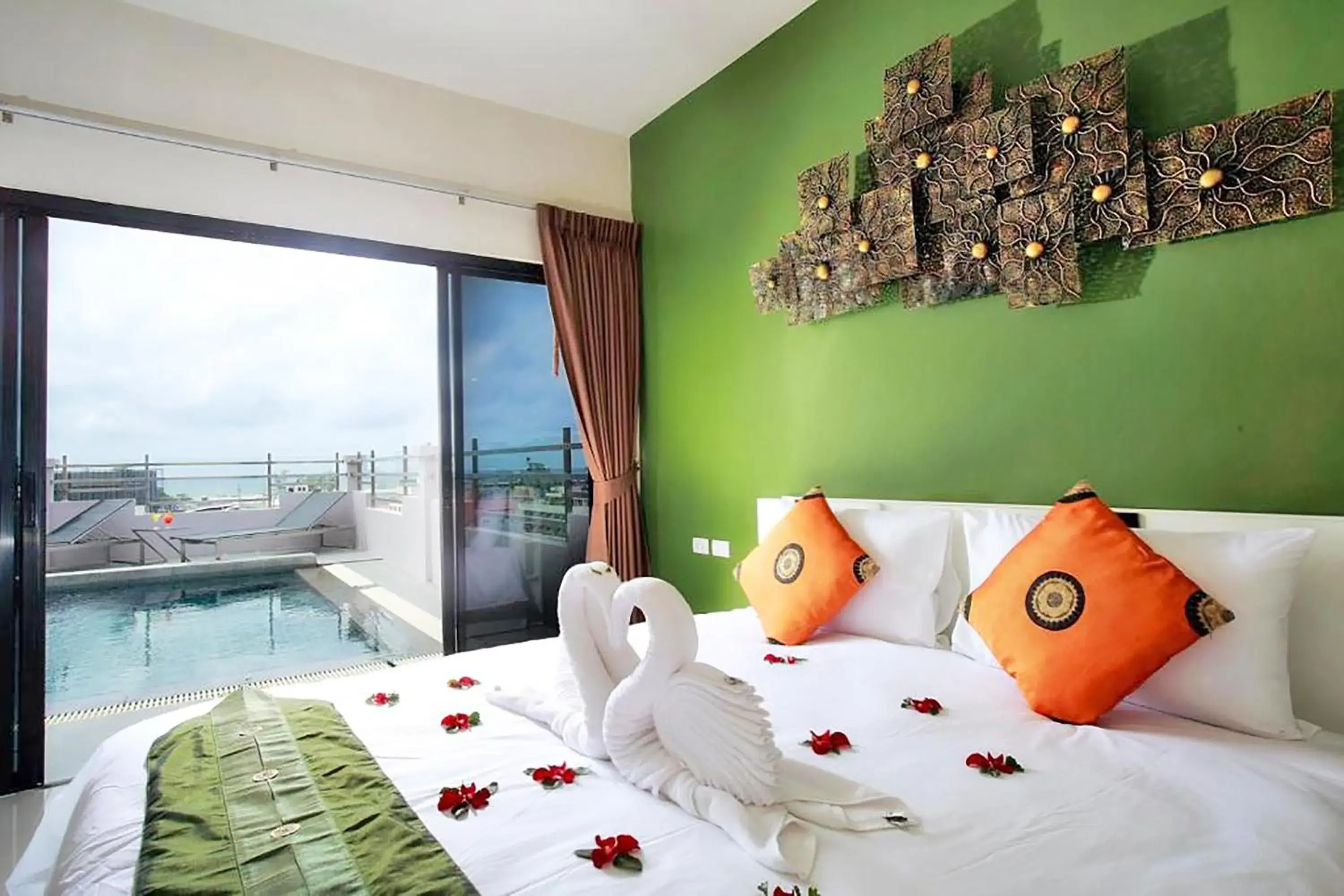 Two-Bedroom Penthouse with Pool in Gu Hotel Patong Two-Bedroom Penthouse with Pool in Gu Hotel Patong