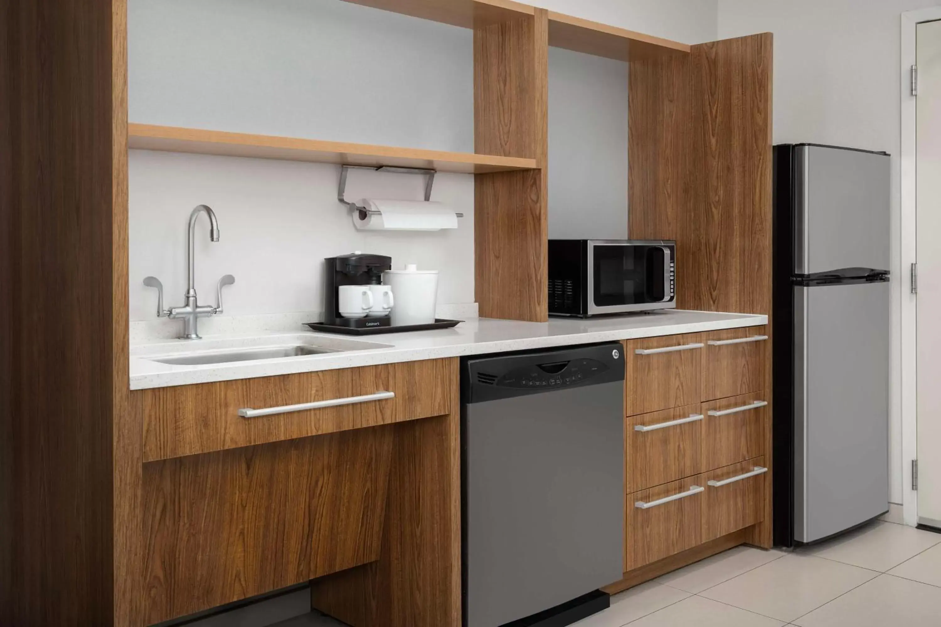 Kitchen or kitchenette, Kitchen/Kitchenette in Home2 Suites by Hilton - Memphis/Southaven