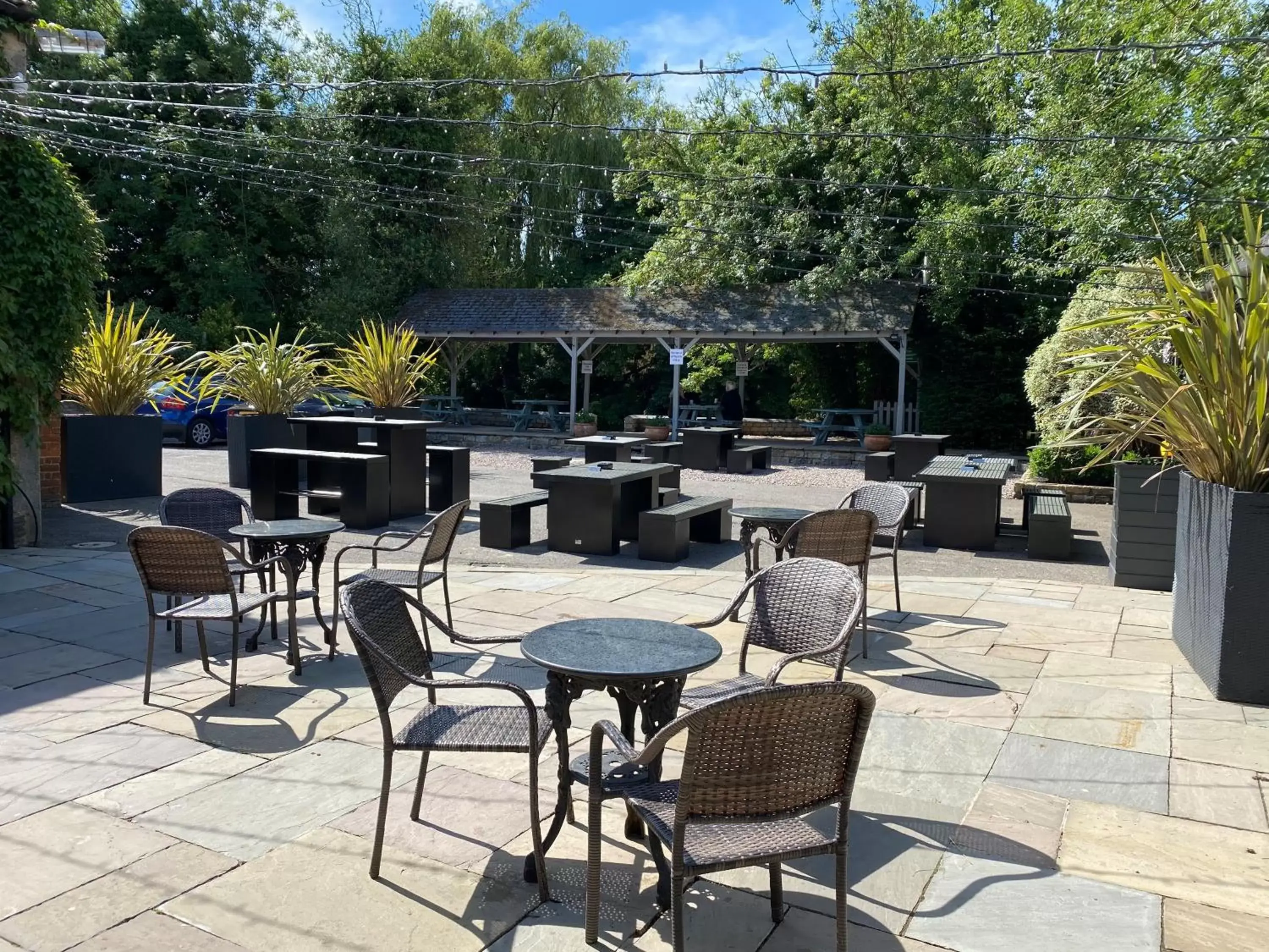 Garden, Restaurant/Places to Eat in Deeping Stage