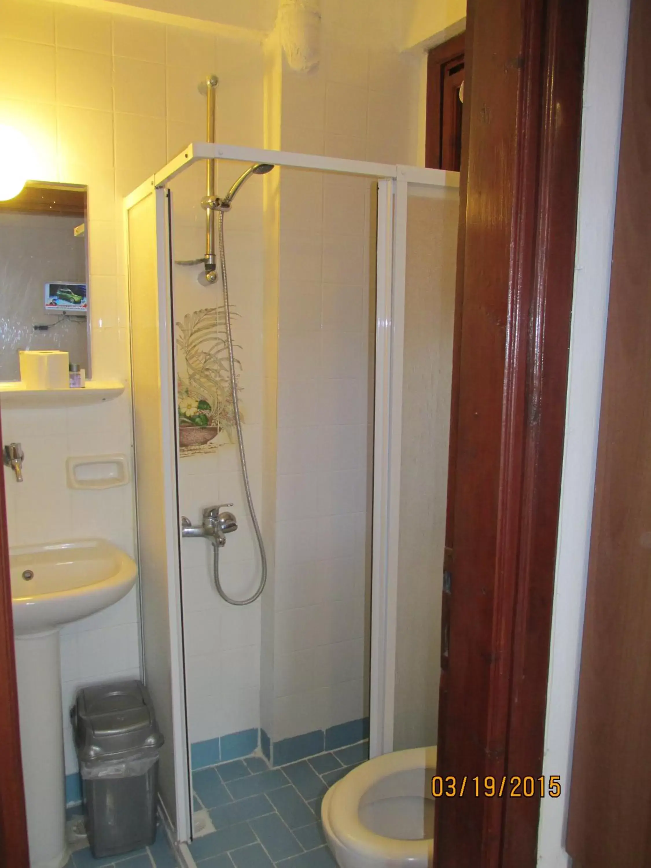 Shower, Bathroom in Sabah Pension