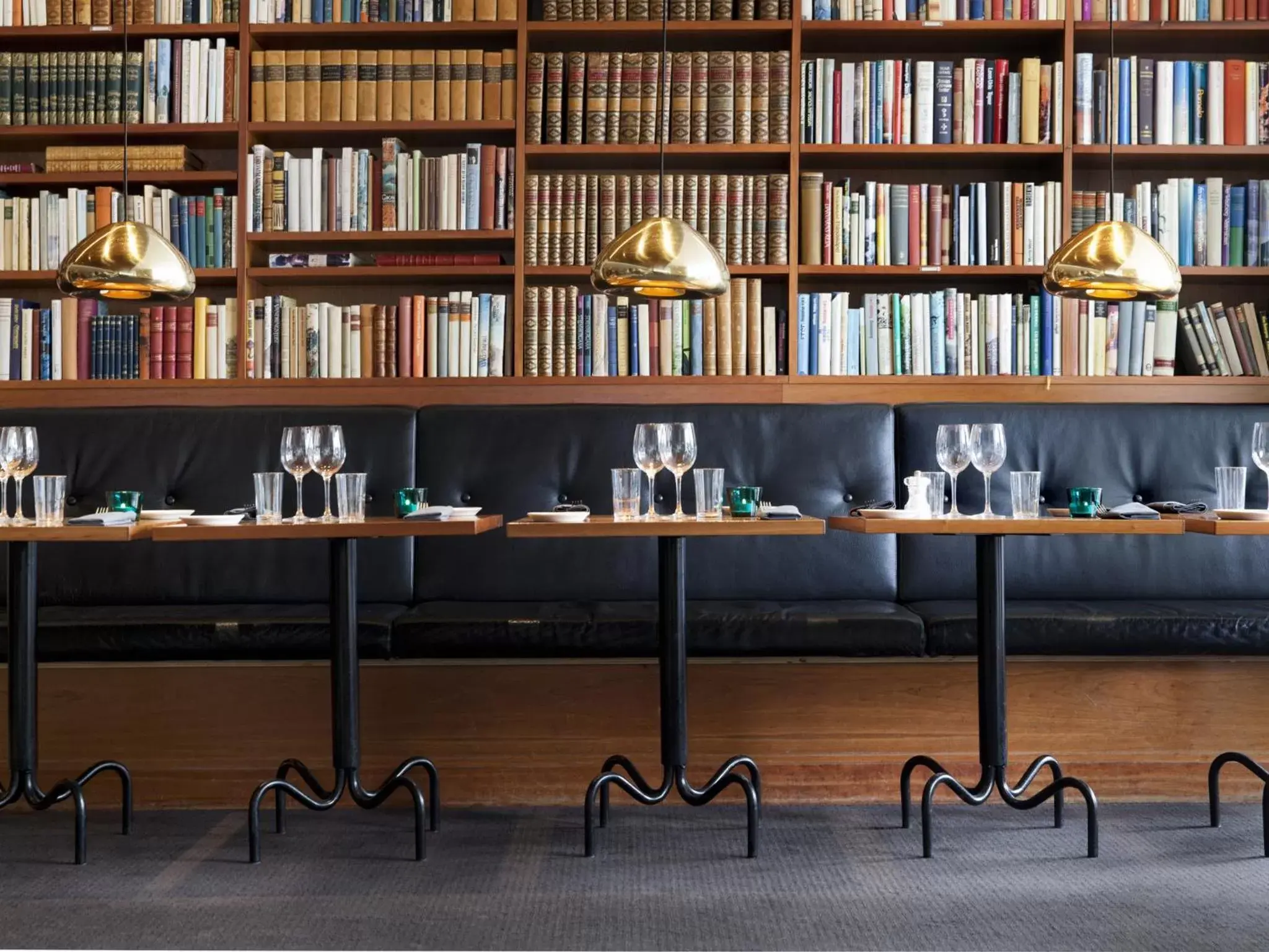 Restaurant/places to eat, Library in Mornington Hotel Stockholm