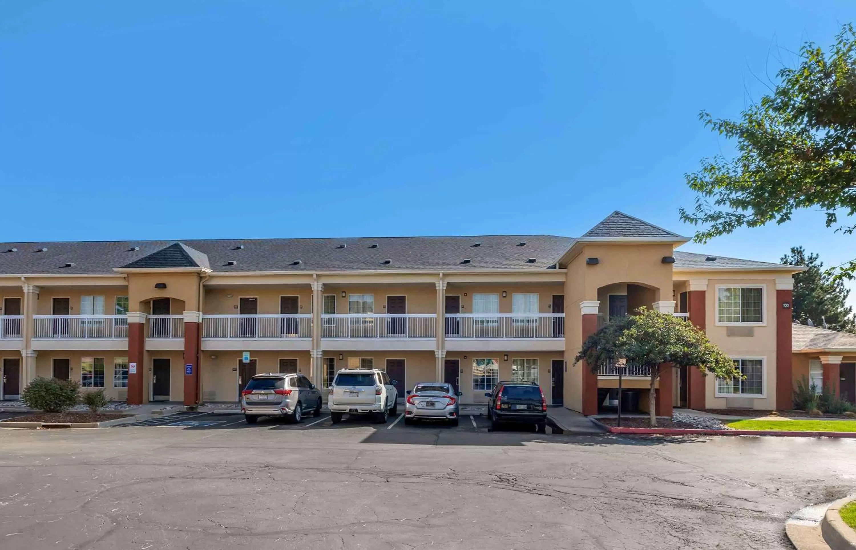 Property building in Extended Stay America Suites - Denver - Tech Center South - Inverness