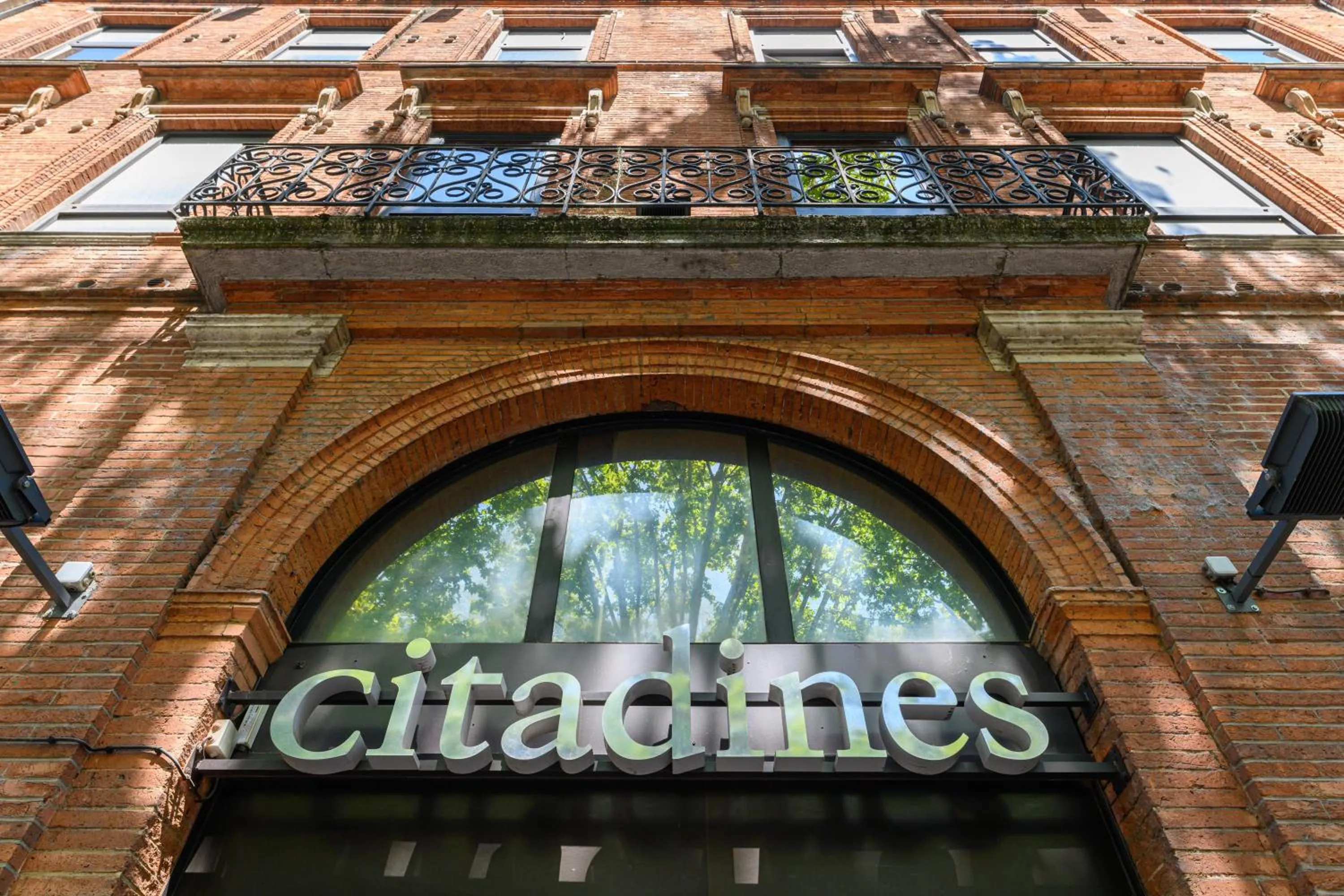 Facade/entrance in Citadines Wilson Toulouse