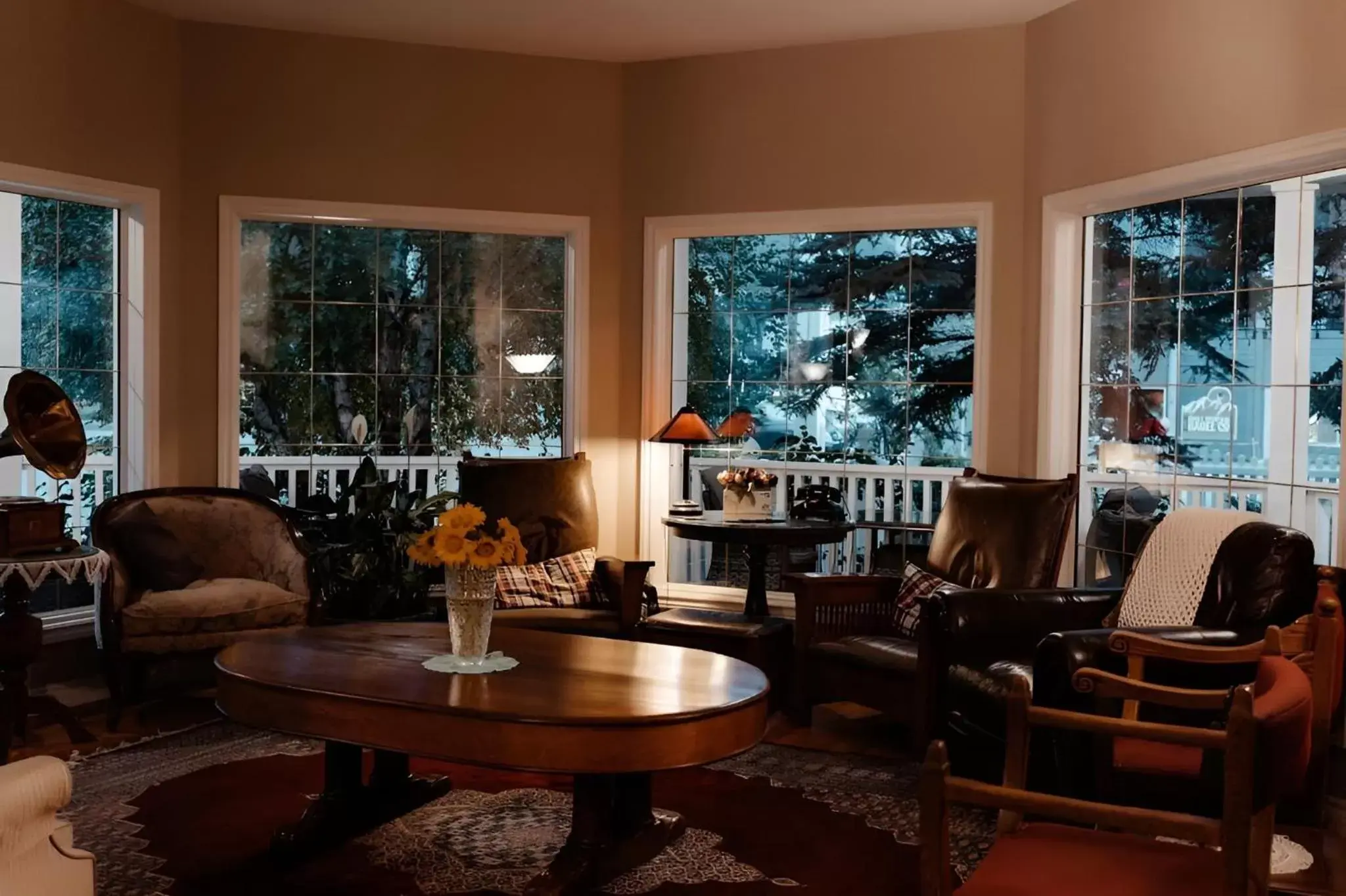 Living room in Lady MacDonald Country Inn