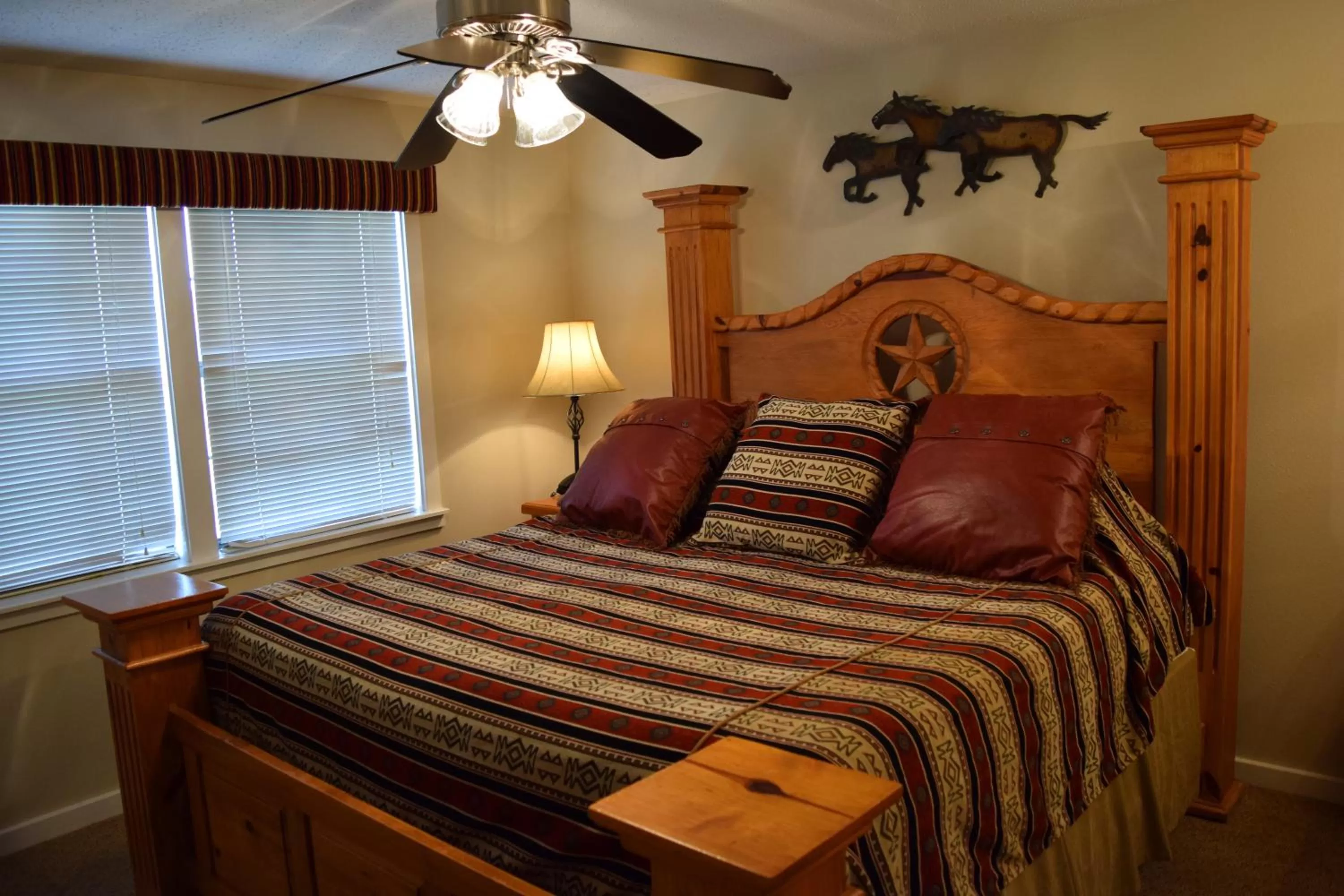 Bedroom, Bed in Flying L Ranch Resort & Golf Course