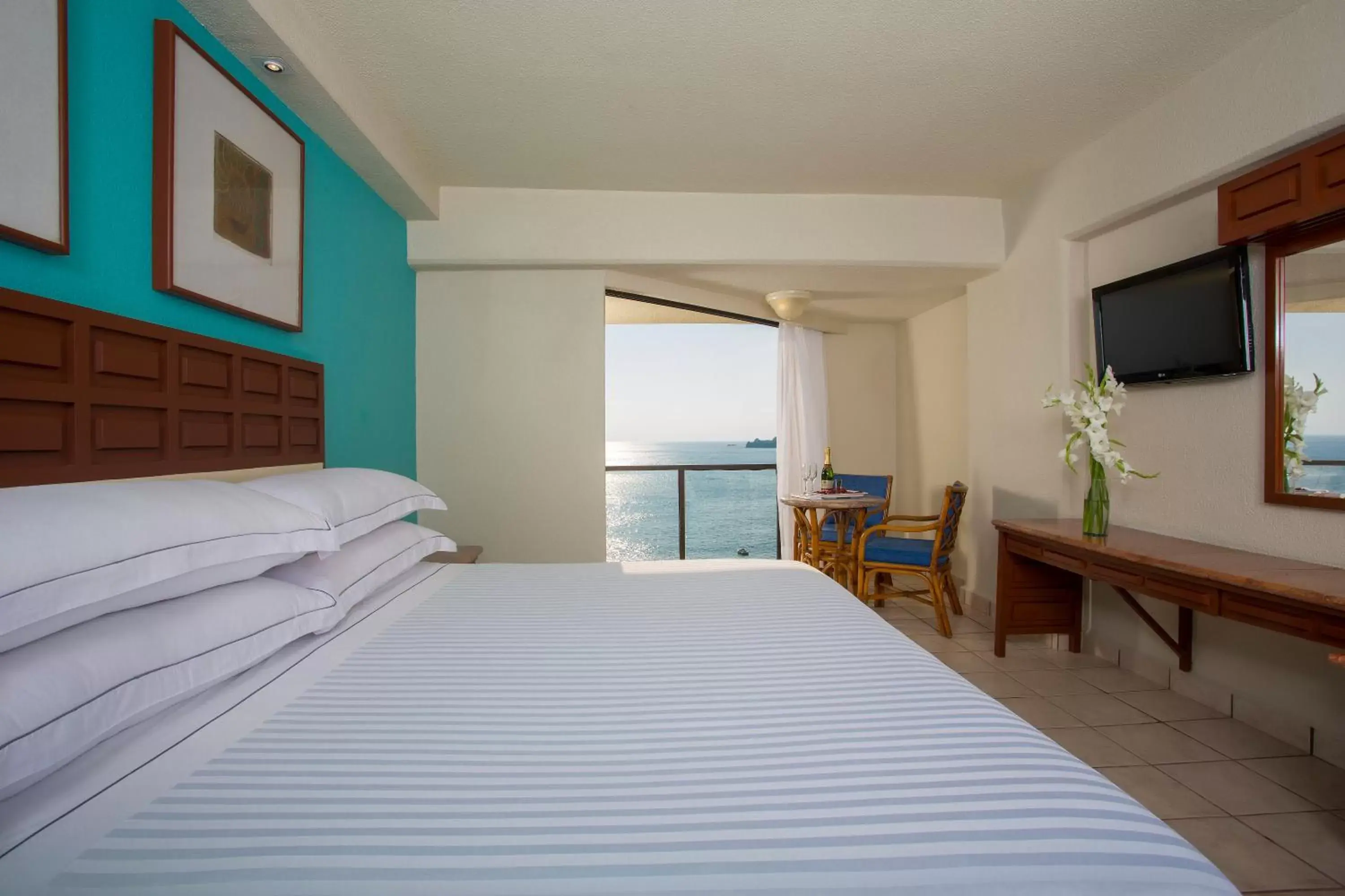 Photo of the whole room, Bed in Barceló Ixtapa - All Inclusive Photo of the whole room, Bed in Barceló Ixtapa - All Inclusive