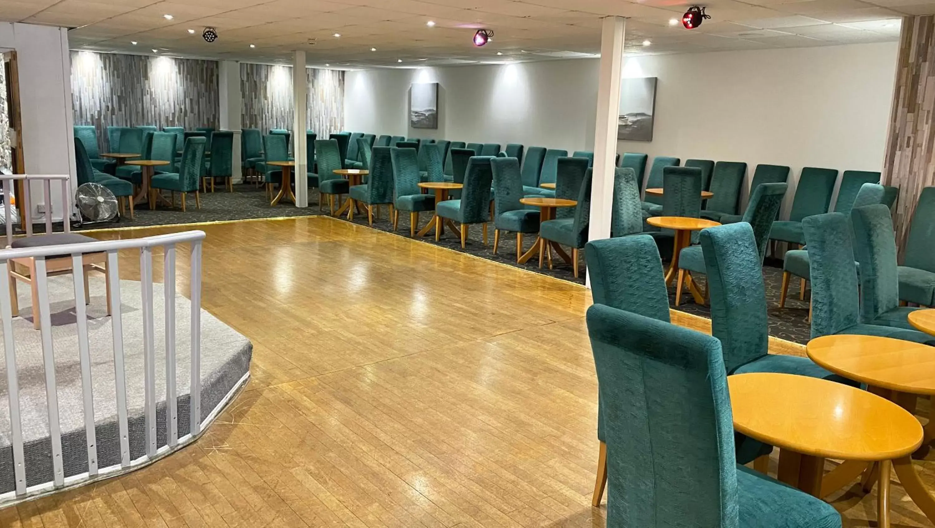 Banquet/Function facilities in Magnuson Hotel Sandy Lodge Newquay