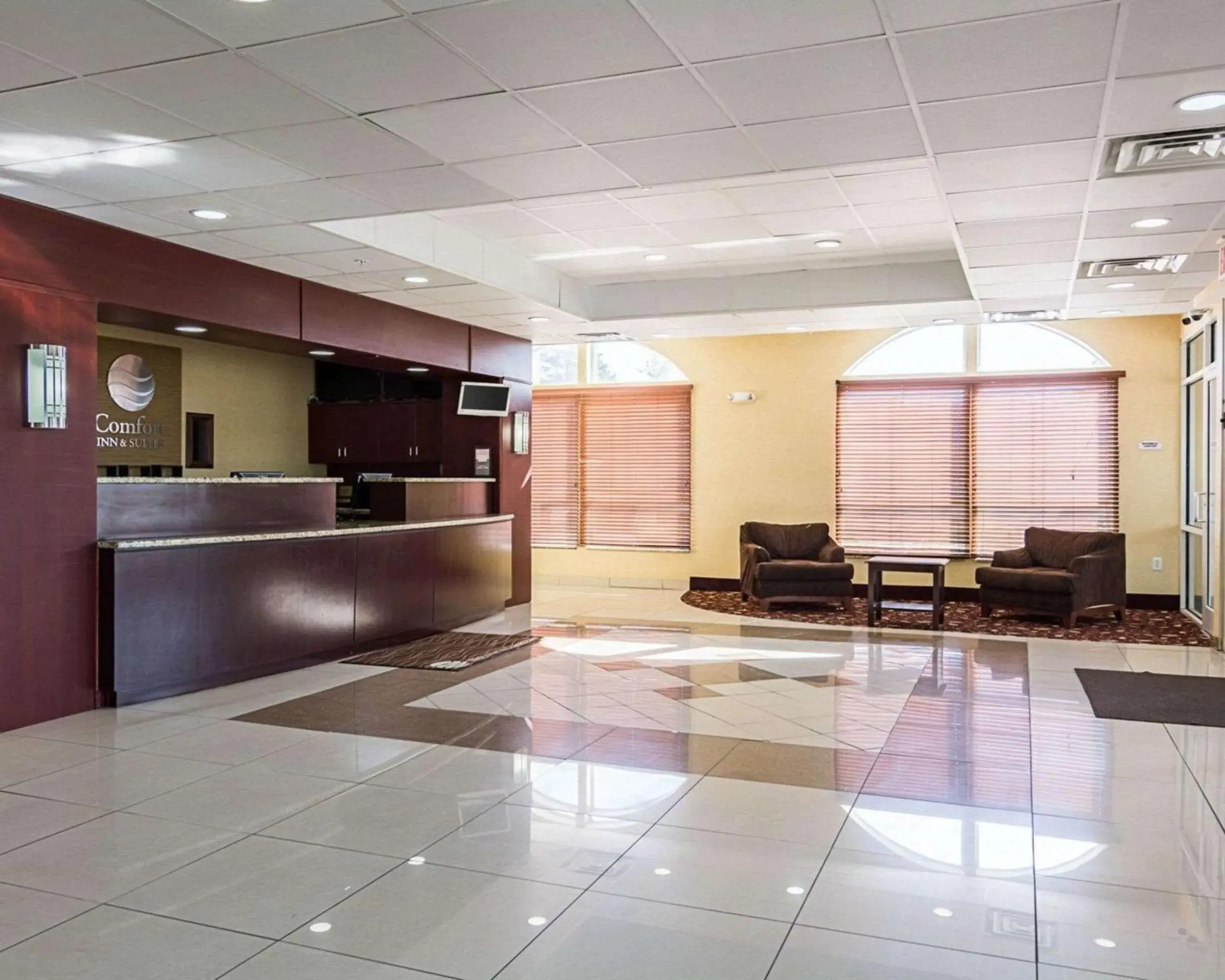 Lobby or reception, Lobby/Reception in Comfort Inn & Suites Chesapeake - Portsmouth