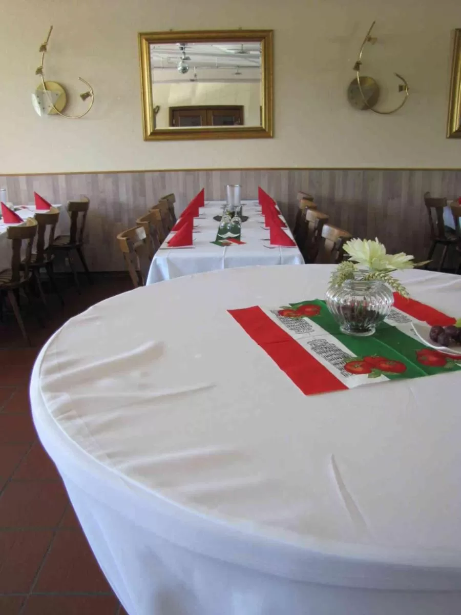 "Unter den Kastanien"