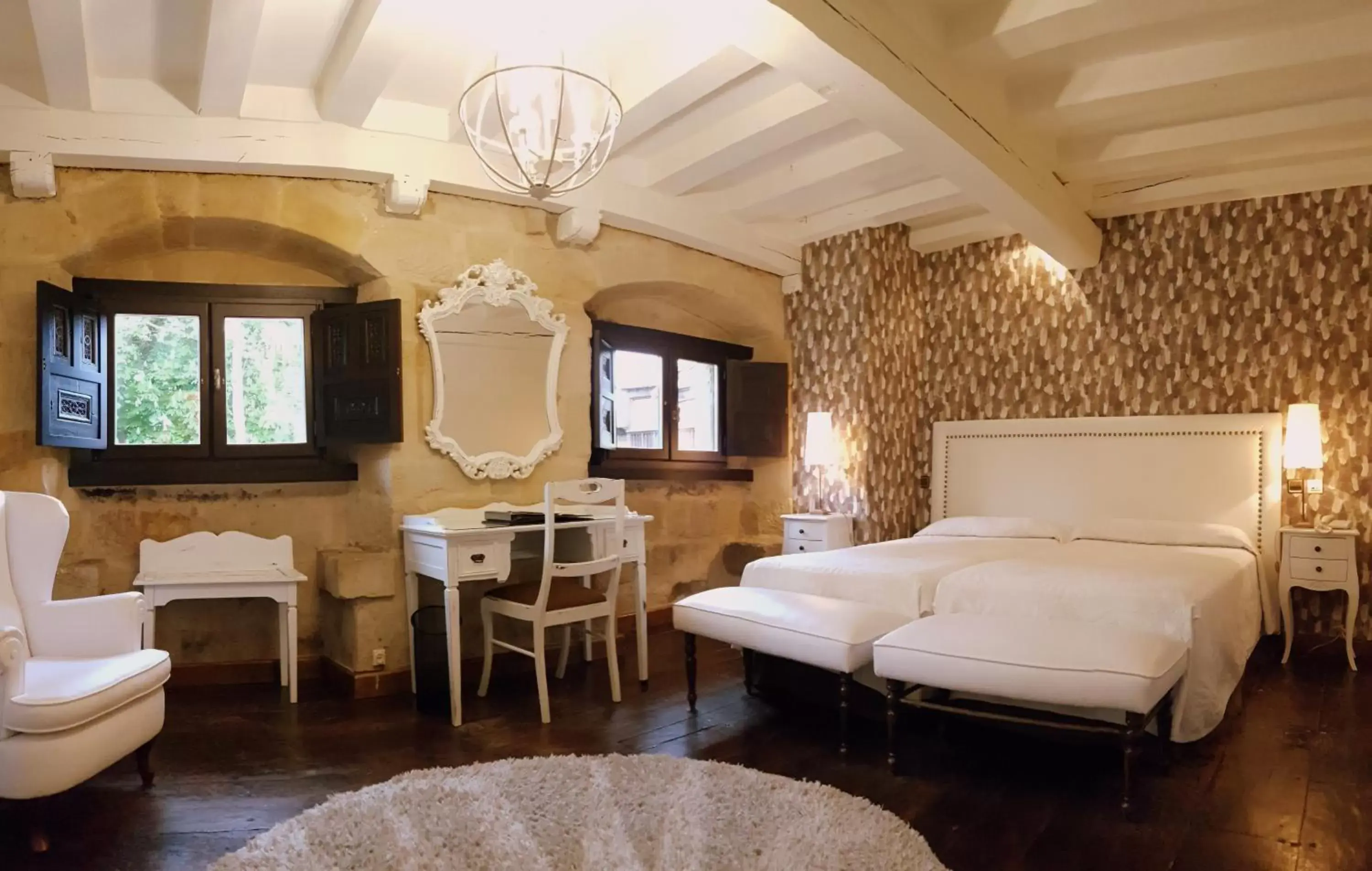 Photo of the whole room in Hotel Casa del Marqués