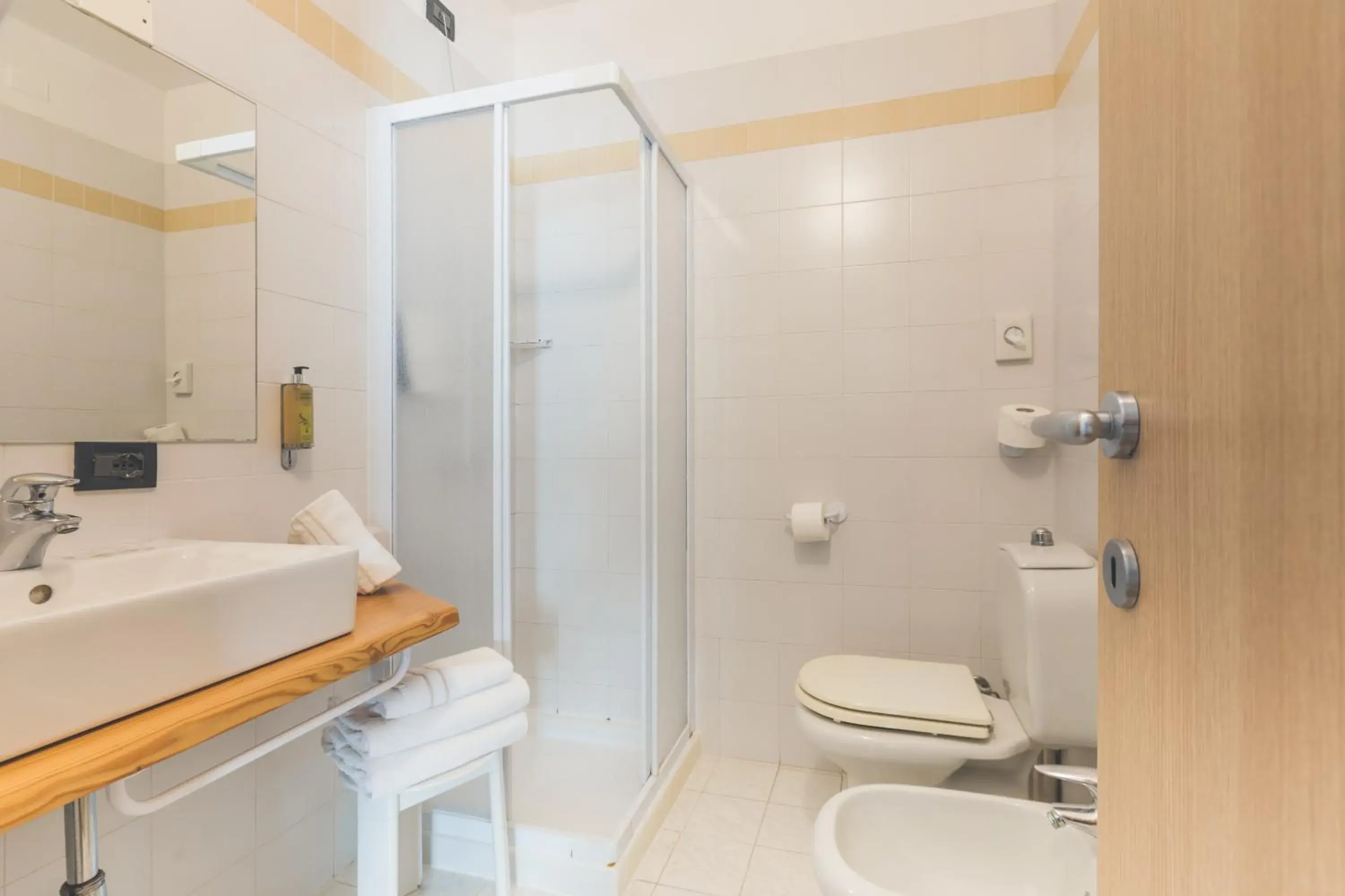 Shower, Bathroom in Hotel Ristorante Al Fiore