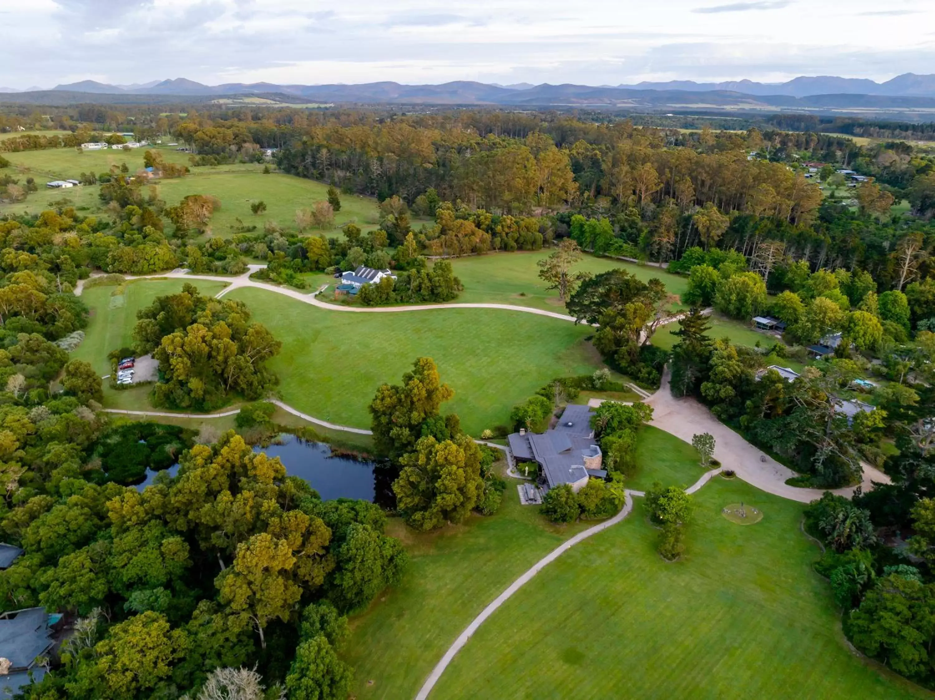 Day, Bird's-eye View in Hunter's Country House