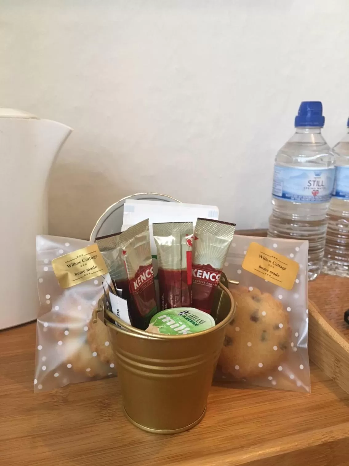 Coffee/tea facilities in Willow Cottage