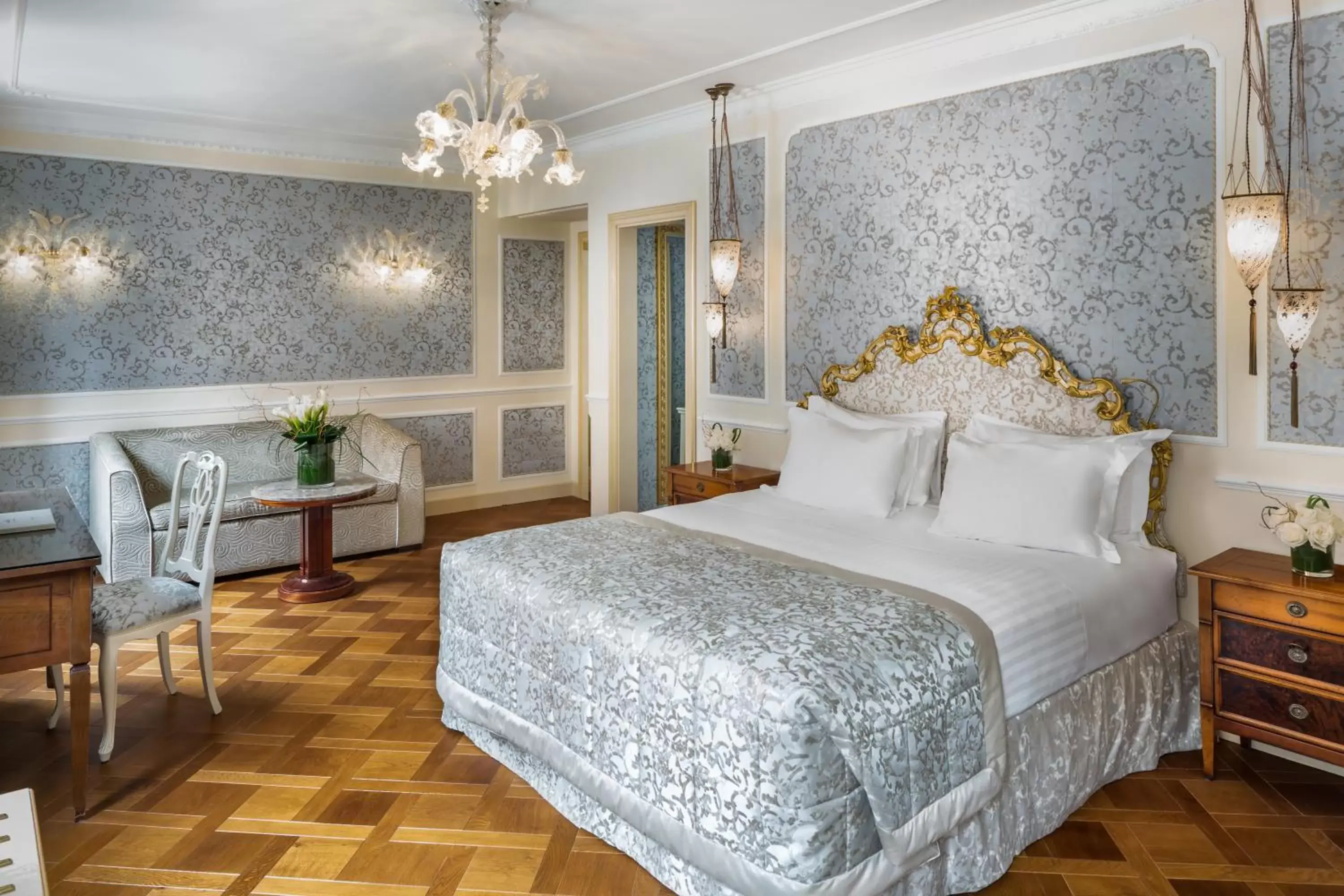 Photo of the whole room, Bed in Baglioni Hotel Luna - The Leading Hotels of the World