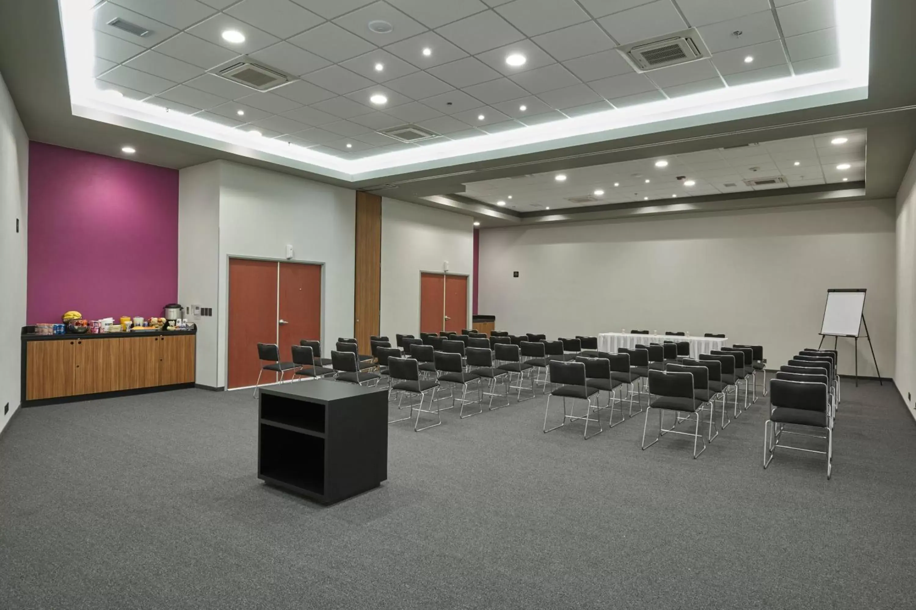 Meeting/conference room in City Express by Marriott Tampico
