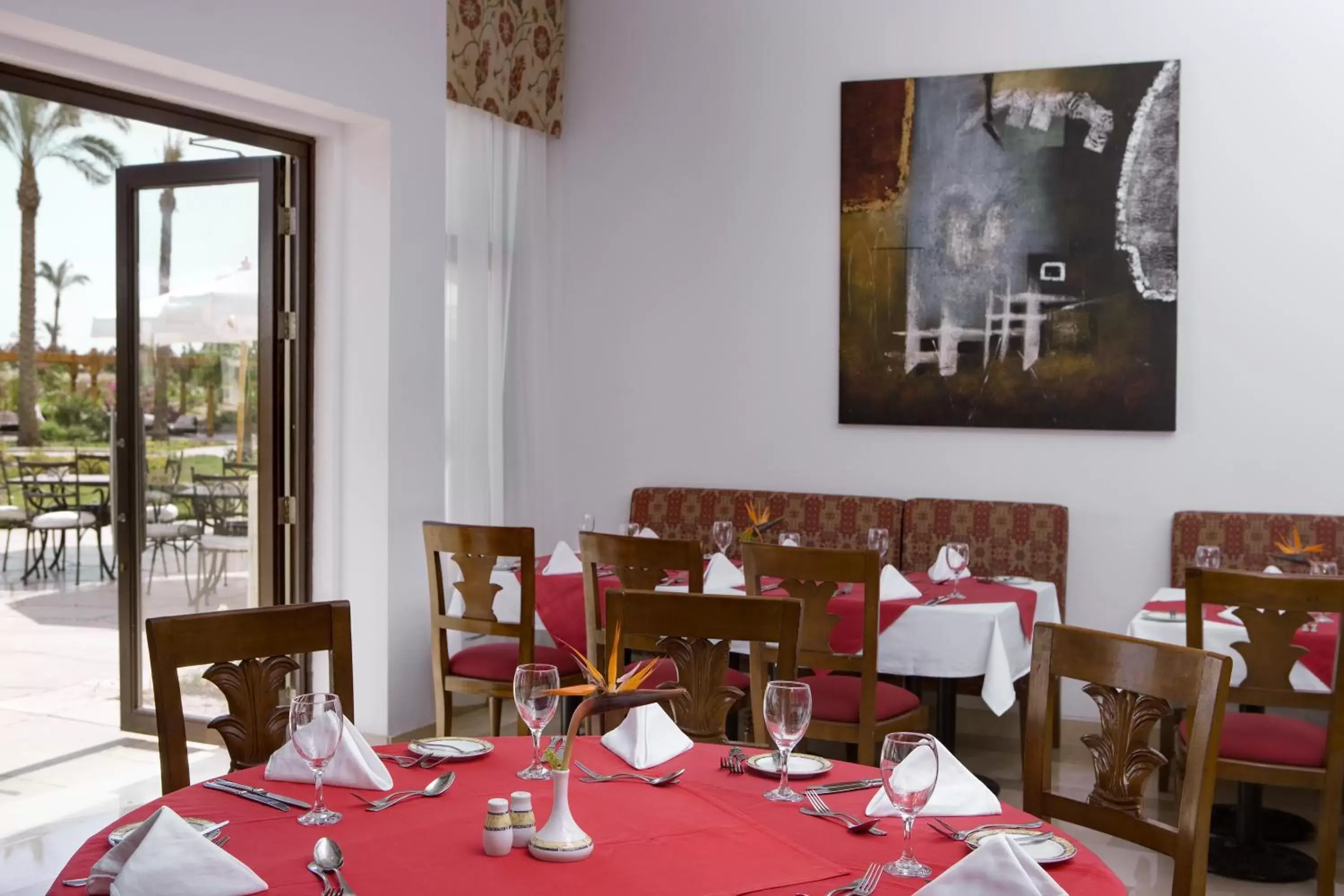 Food, Restaurant/Places to Eat in Steigenberger Aldau Beach Hotel