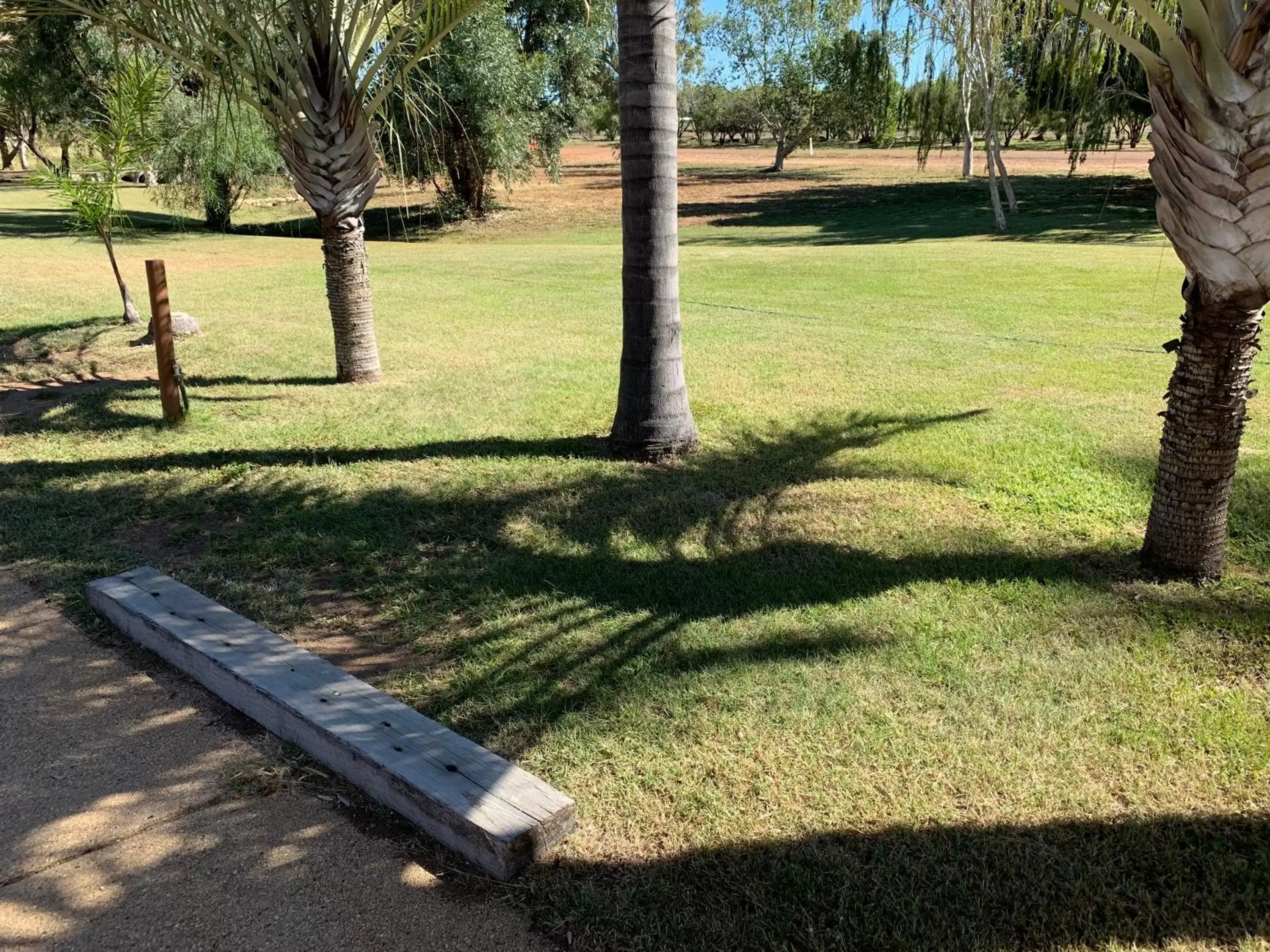 Garden in Albert Park Motor Inn-KING BED IN EVERY ROOM-RENOVATED 2022