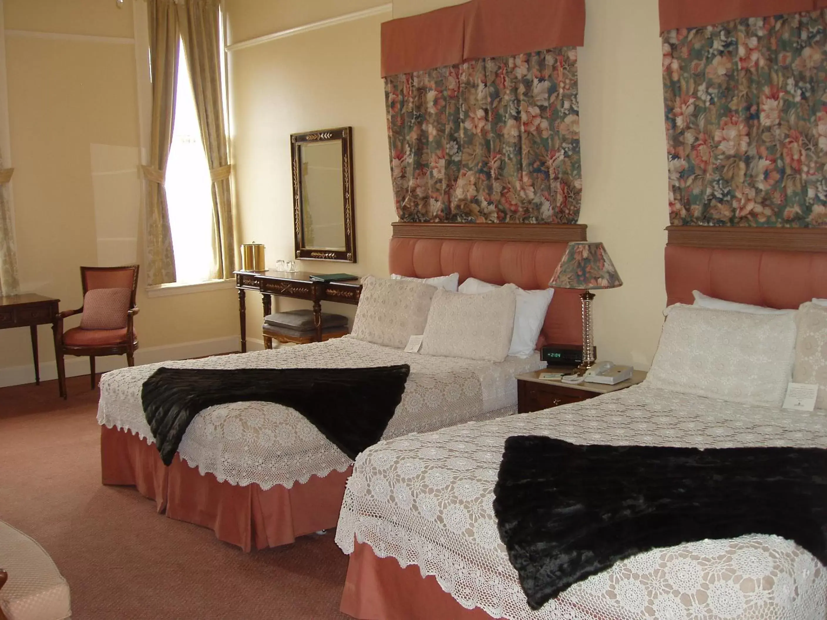 Bed in Geiser Grand Hotel
