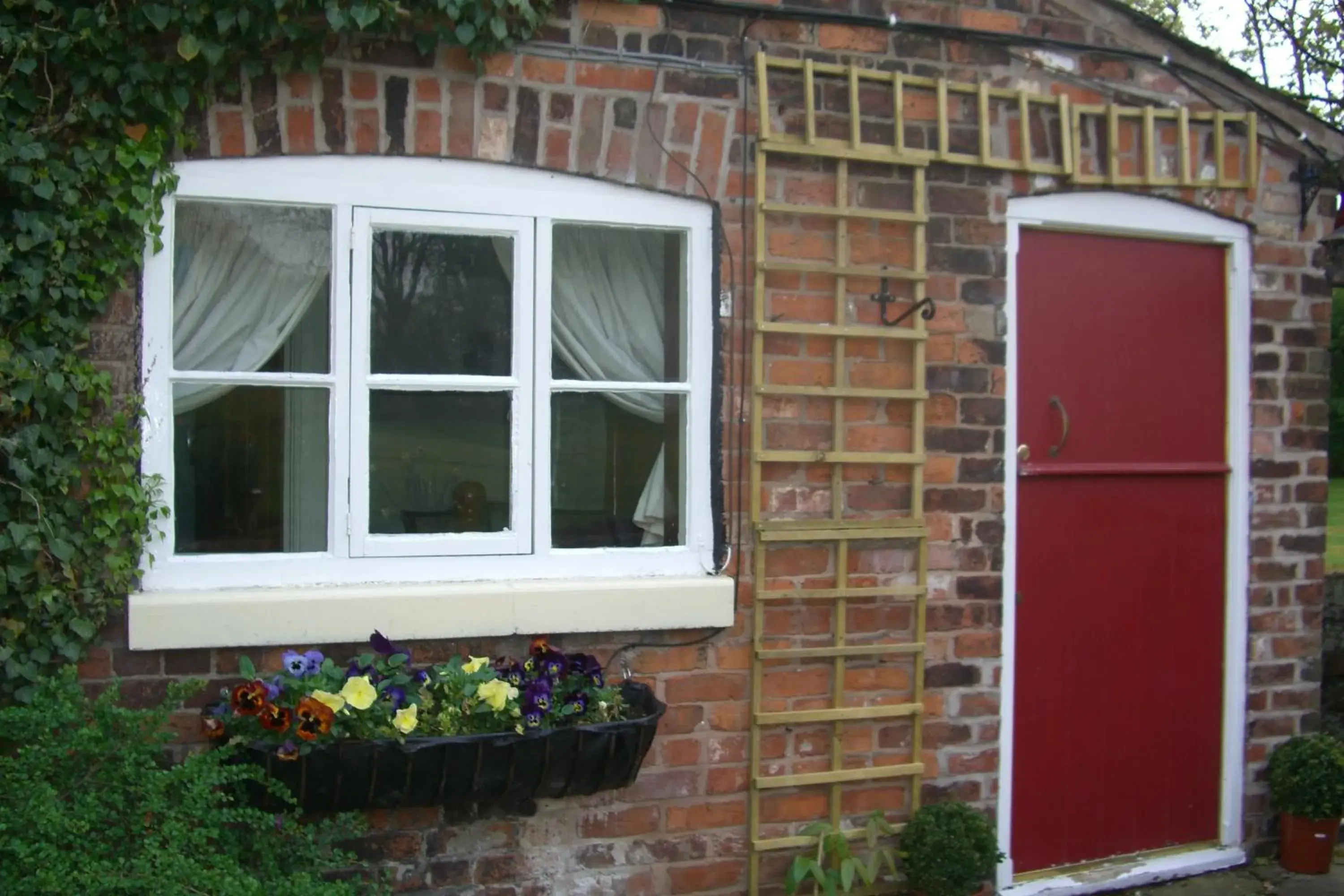 Facade/entrance in Ash Farm Country House