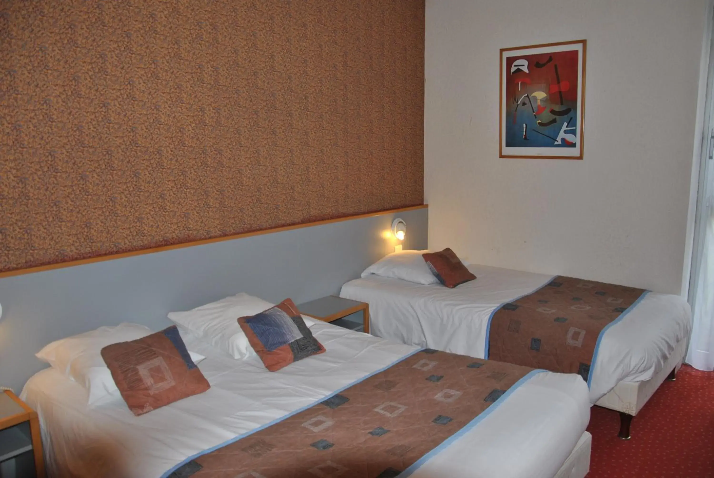 Photo of the whole room, Bed in Hôtel Cositel, Coutances