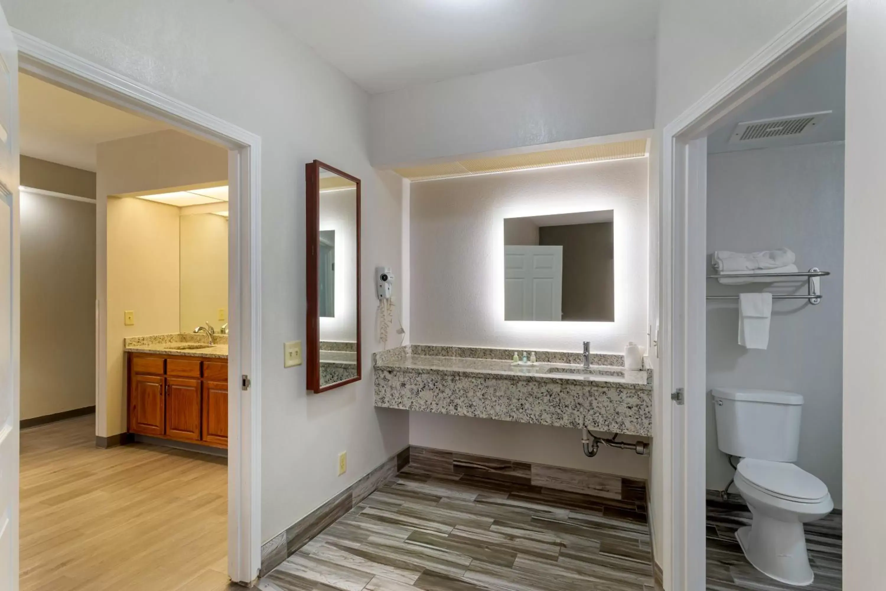 Bathroom in Quality Inn Newnan - Atlanta South Bathroom in Quality Inn Newnan - Atlanta South